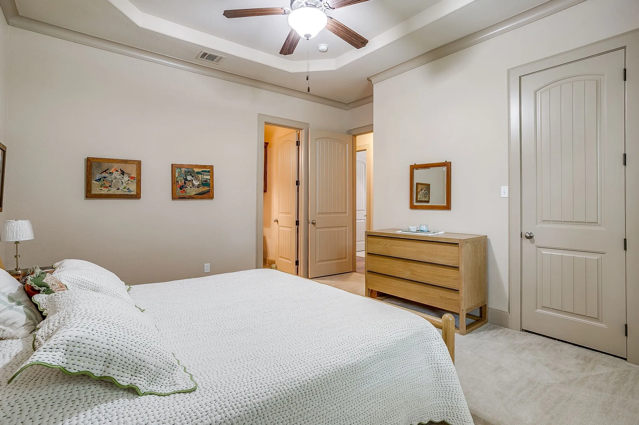 Single Family Residence For Sale in Hood County , 7101 Westover Drive, Granbury, Texas 76049, 3 Bedroom, 4 Bathroom, 2 Garage spaces, 3,034 Sqft, built in 2014, mls#21365704, Real Estate Agent in Granbury, Homes For Sale in Hood county, Homes For Sale in Granbury, Realtor in Granbury Texas, Real Estate Brokerage Independent Realty Texas, Luminita Cordes Realtor