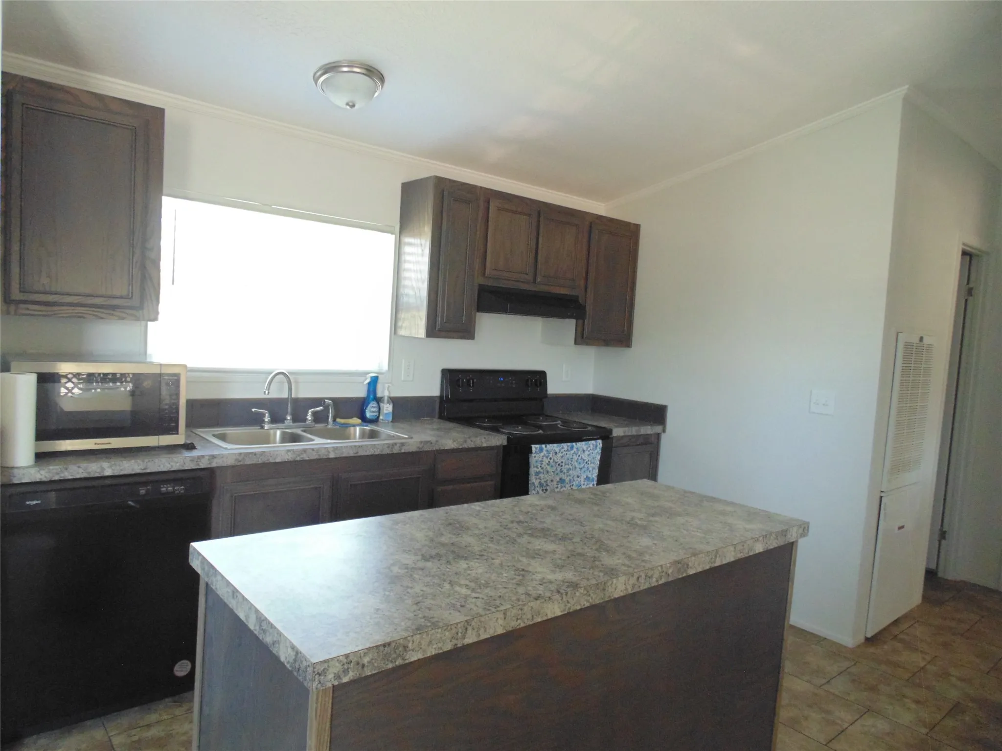 Mobile Home For Sale in Coleman County , 906 N Blanco Street, Coleman, Texas 76834, 3 Bedroom, 2 Bathroom, Garage spaces, 1,152 Sqft, built in 2023, mls#21368620, Real Estate Agent in Coleman, Homes For Sale in Coleman county, Homes For Sale in Coleman, Realtor in Coleman Texas, Real Estate Brokerage Independent Realty Texas, Luminita Cordes Realtor