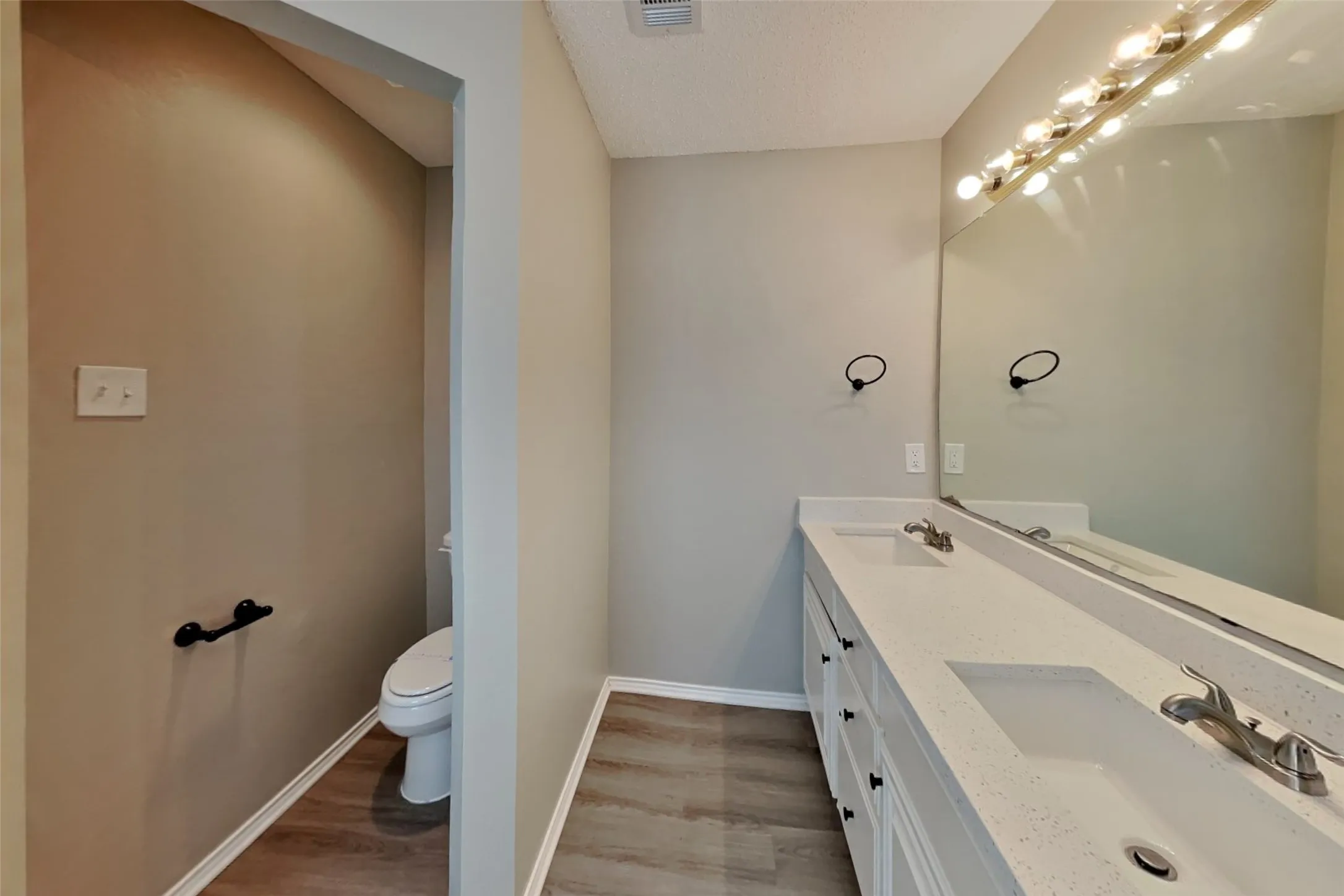 Single Family Residence For Rent in Tarrant County , 1822 Cancun Drive, Mansfield, Texas 76063, 4 Bedroom, 2 Bathroom, 2 Garage spaces, 1,825 Sqft, built in 2003, mls#21369741, Real Estate Agent in Mansfield, Homes For Rent in Tarrant county, Homes For Rent in Mansfield, Realtor in Mansfield Texas, Real Estate Brokerage Independent Realty Texas, Luminita Cordes Realtor