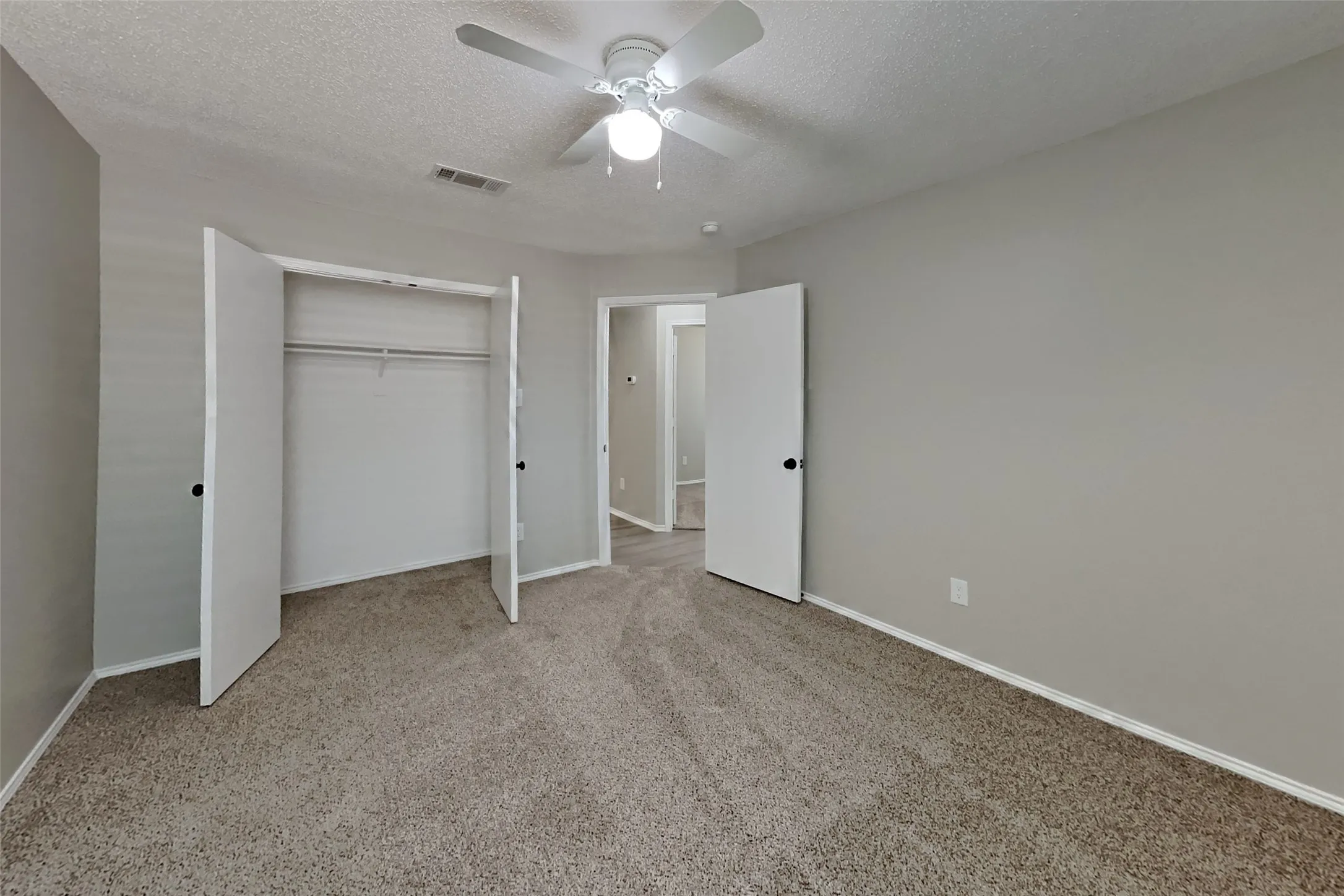 Single Family Residence For Rent in Tarrant County , 1822 Cancun Drive, Mansfield, Texas 76063, 4 Bedroom, 2 Bathroom, 2 Garage spaces, 1,825 Sqft, built in 2003, mls#21369741, Real Estate Agent in Mansfield, Homes For Rent in Tarrant county, Homes For Rent in Mansfield, Realtor in Mansfield Texas, Real Estate Brokerage Independent Realty Texas, Luminita Cordes Realtor