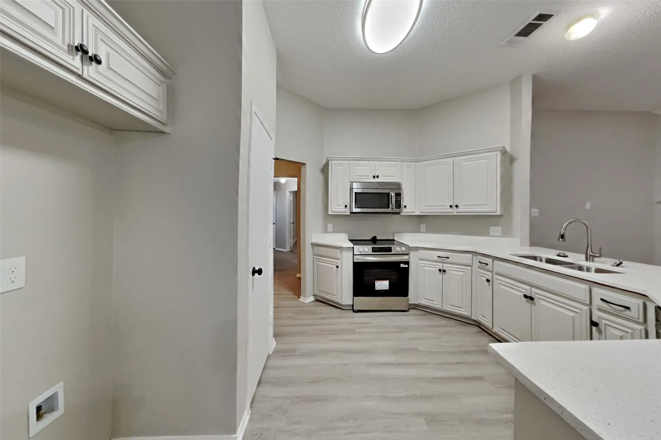 Single Family Residence For Rent in Tarrant County , 1822 Cancun Drive, Mansfield, Texas 76063, 4 Bedroom, 2 Bathroom, 2 Garage spaces, 1,825 Sqft, built in 2003, mls#21369741, Real Estate Agent in Mansfield, Homes For Rent in Tarrant county, Homes For Rent in Mansfield, Realtor in Mansfield Texas, Real Estate Brokerage Independent Realty Texas, Luminita Cordes Realtor