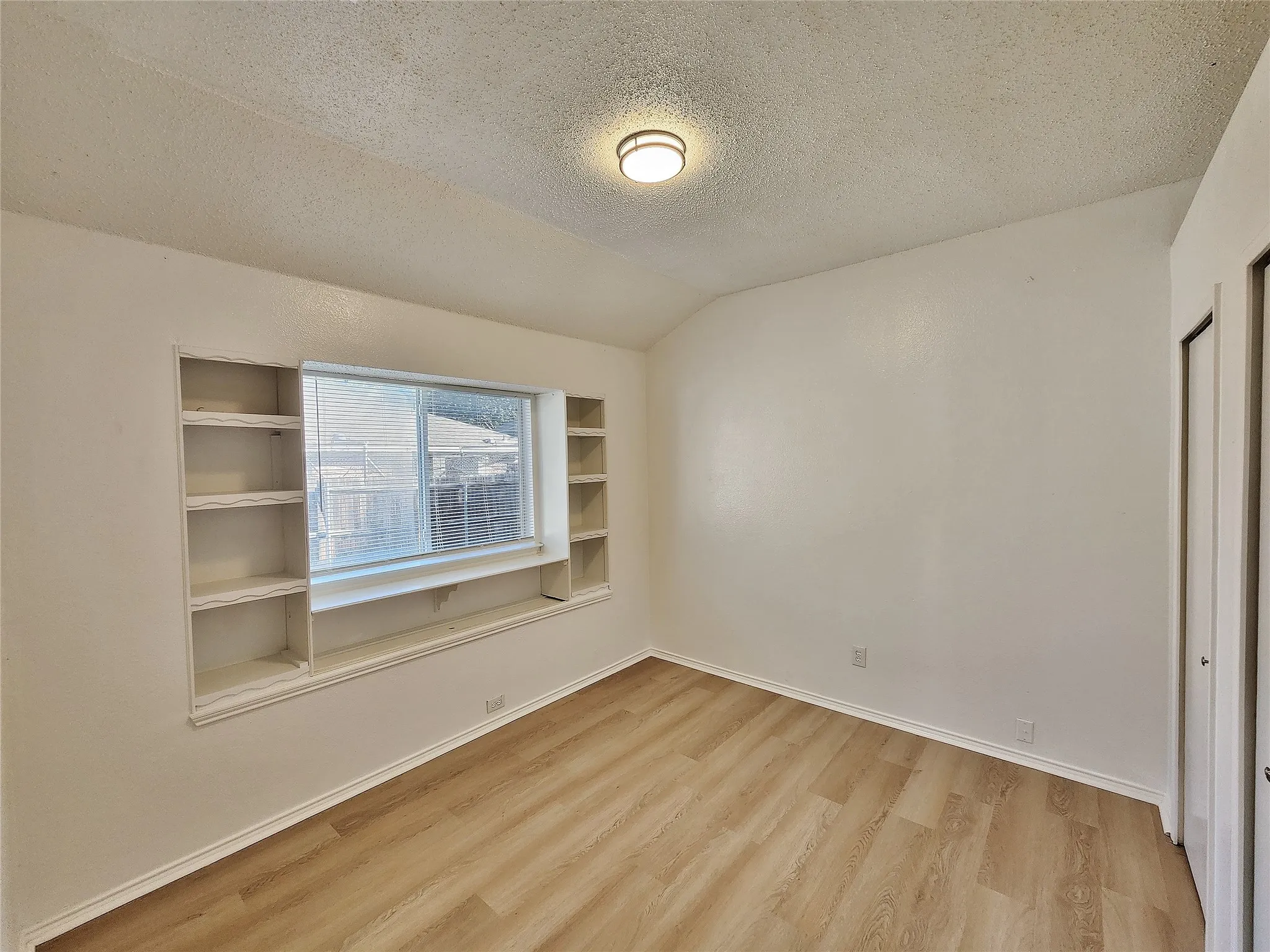 Single Family Residence For Rent in Tarrant County , 741 Cardinal Drive, Saginaw, Texas 76131, 3 Bedroom, 2 Bathroom, 2 Garage spaces, 1,723 Sqft, built in 2001, mls#21369743, Real Estate Agent in Saginaw, Homes For Rent in Tarrant county, Homes For Rent in Saginaw, Realtor in Saginaw Texas, Real Estate Brokerage Independent Realty Texas, Luminita Cordes Realtor