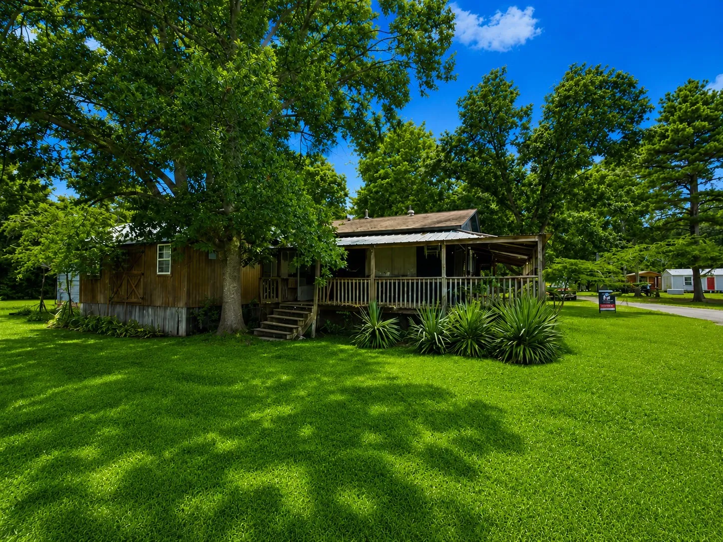 Single Family Residence For Sale in Wood County , 286 County Road 2175, Quitman, Texas 75783, 2 Bedroom, 1 Bathroom, Garage spaces, 999 Sqft, built in 1990, mls#21369745, Real Estate Agent in Quitman, Homes For Sale in Wood county, Homes For Sale in Quitman, Realtor in Quitman Texas, Real Estate Brokerage Independent Realty Texas, Luminita Cordes Realtor