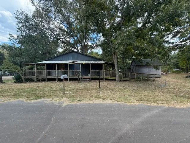 Single Family Residence For Sale in Wood County , 286 County Road 2175, Quitman, Texas 75783, 2 Bedroom, 1 Bathroom, Garage spaces, 999 Sqft, built in 1990, mls#21369745, Real Estate Agent in Quitman, Homes For Sale in Wood county, Homes For Sale in Quitman, Realtor in Quitman Texas, Real Estate Brokerage Independent Realty Texas, Luminita Cordes Realtor