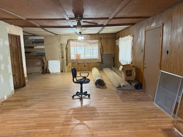 Single Family Residence For Sale in Wood County , 286 County Road 2175, Quitman, Texas 75783, 2 Bedroom, 1 Bathroom, Garage spaces, 999 Sqft, built in 1990, mls#21369745, Real Estate Agent in Quitman, Homes For Sale in Wood county, Homes For Sale in Quitman, Realtor in Quitman Texas, Real Estate Brokerage Independent Realty Texas, Luminita Cordes Realtor