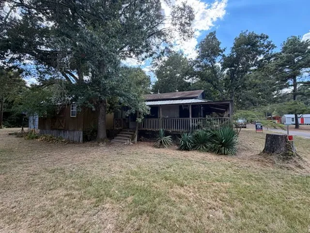 Single Family Residence For Sale in Wood County , 286 County Road 2175, Quitman, Texas 75783, 2 Bedroom, 1 Bathroom, Garage spaces, 999 Sqft, built in 1990, mls#21369745, Real Estate Agent in Quitman, Homes For Sale in Wood county, Homes For Sale in Quitman, Realtor in Quitman Texas, Real Estate Brokerage Independent Realty Texas, Luminita Cordes Realtor