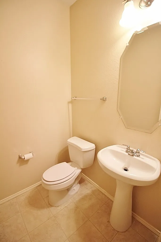 Single Family Residence For Rent in Dallas County , 8420 Ridge Creek Drive, Dallas, Texas 75249, 4 Bedroom, 3 Bathroom, 2 Garage spaces, 2,598 Sqft, built in 2008, mls#21369748, Real Estate Agent in Dallas, Homes For Rent in Dallas county, Homes For Rent in Dallas, Realtor in Dallas Texas, Real Estate Brokerage Independent Realty Texas, Luminita Cordes Realtor