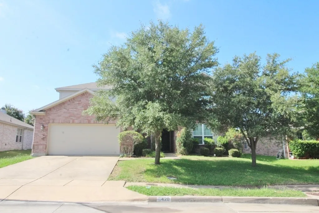Single Family Residence For Rent in Dallas County , 8420 Ridge Creek Drive, Dallas, Texas 75249, 4 Bedroom, 3 Bathroom, 2 Garage spaces, 2,598 Sqft, built in 2008, mls#21369748, Real Estate Agent in Dallas, Homes For Rent in Dallas county, Homes For Rent in Dallas, Realtor in Dallas Texas, Real Estate Brokerage Independent Realty Texas, Luminita Cordes Realtor