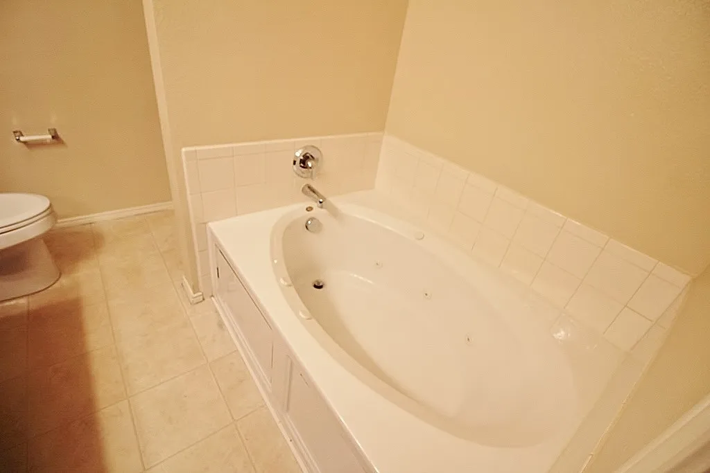 Single Family Residence For Rent in Dallas County , 8420 Ridge Creek Drive, Dallas, Texas 75249, 4 Bedroom, 3 Bathroom, 2 Garage spaces, 2,598 Sqft, built in 2008, mls#21369748, Real Estate Agent in Dallas, Homes For Rent in Dallas county, Homes For Rent in Dallas, Realtor in Dallas Texas, Real Estate Brokerage Independent Realty Texas, Luminita Cordes Realtor