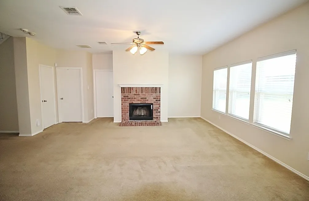 Single Family Residence For Rent in Dallas County , 8420 Ridge Creek Drive, Dallas, Texas 75249, 4 Bedroom, 3 Bathroom, 2 Garage spaces, 2,598 Sqft, built in 2008, mls#21369748, Real Estate Agent in Dallas, Homes For Rent in Dallas county, Homes For Rent in Dallas, Realtor in Dallas Texas, Real Estate Brokerage Independent Realty Texas, Luminita Cordes Realtor
