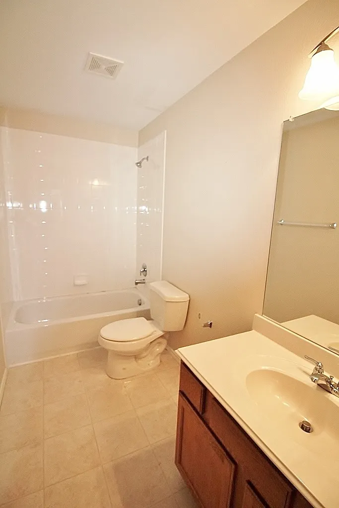 Single Family Residence For Rent in Dallas County , 8420 Ridge Creek Drive, Dallas, Texas 75249, 4 Bedroom, 3 Bathroom, 2 Garage spaces, 2,598 Sqft, built in 2008, mls#21369748, Real Estate Agent in Dallas, Homes For Rent in Dallas county, Homes For Rent in Dallas, Realtor in Dallas Texas, Real Estate Brokerage Independent Realty Texas, Luminita Cordes Realtor