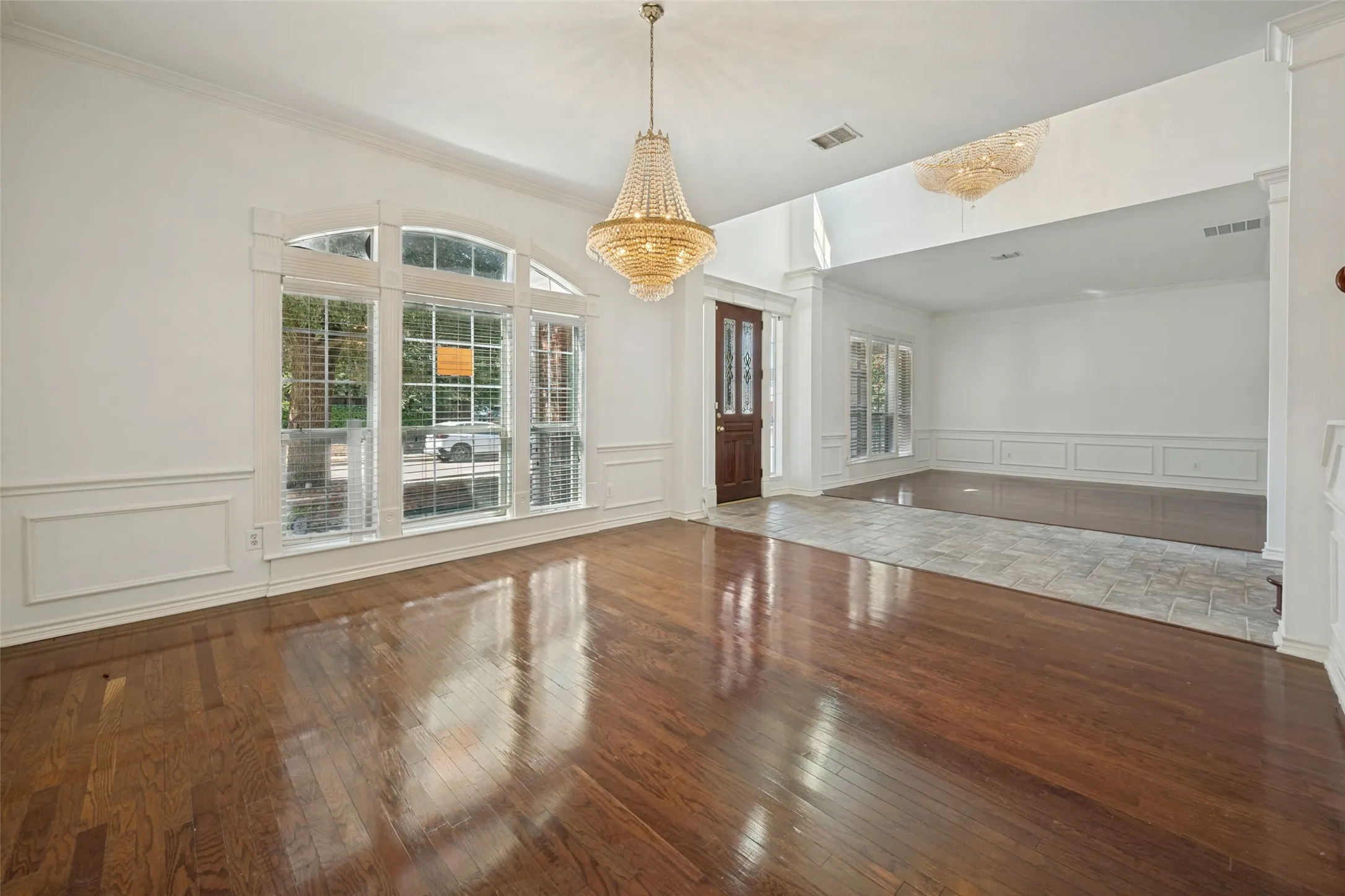 Single Family Residence For Sale in Tarrant County , 4804 Grapevine Terrace, Fort Worth, Texas 76123, 6 Bedroom, 5 Bathroom, 2 Garage spaces, 4,468 Sqft, built in 2003, mls#21368812, Real Estate Agent in Fort Worth, Homes For Sale in Tarrant county, Homes For Sale in Fort Worth, Realtor in Fort Worth Texas, Real Estate Brokerage Independent Realty Texas, Luminita Cordes Realtor