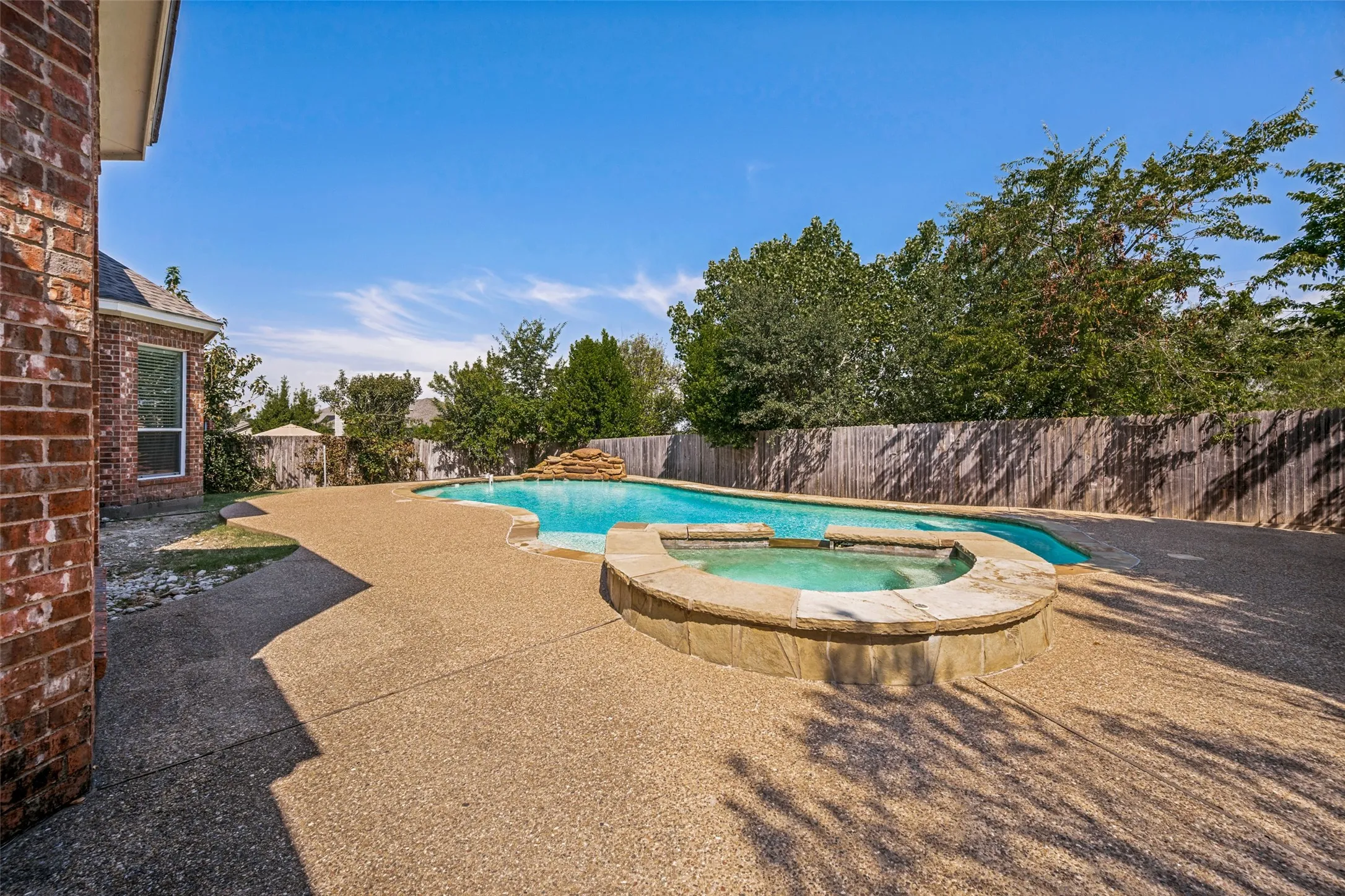 Single Family Residence For Sale in Tarrant County , 4804 Grapevine Terrace, Fort Worth, Texas 76123, 6 Bedroom, 5 Bathroom, 2 Garage spaces, 4,468 Sqft, built in 2003, mls#21368812, Real Estate Agent in Fort Worth, Homes For Sale in Tarrant county, Homes For Sale in Fort Worth, Realtor in Fort Worth Texas, Real Estate Brokerage Independent Realty Texas, Luminita Cordes Realtor
