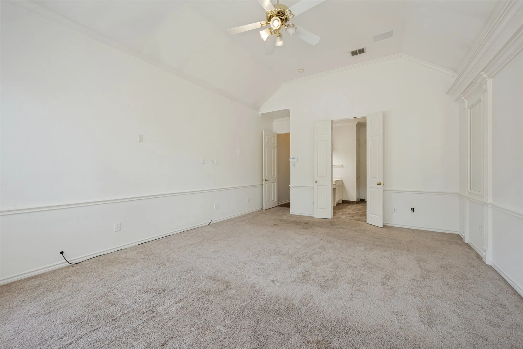 Single Family Residence For Sale in Tarrant County , 4804 Grapevine Terrace, Fort Worth, Texas 76123, 6 Bedroom, 5 Bathroom, 2 Garage spaces, 4,468 Sqft, built in 2003, mls#21368812, Real Estate Agent in Fort Worth, Homes For Sale in Tarrant county, Homes For Sale in Fort Worth, Realtor in Fort Worth Texas, Real Estate Brokerage Independent Realty Texas, Luminita Cordes Realtor