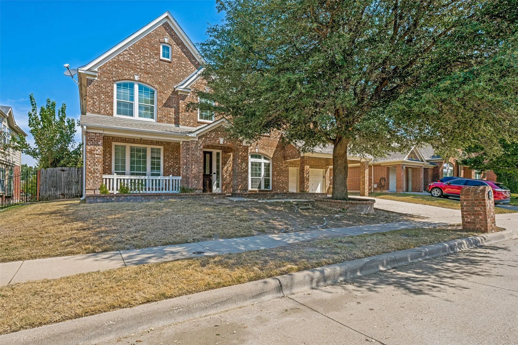 Single Family Residence For Sale in Tarrant County , 4804 Grapevine Terrace, Fort Worth, Texas 76123, 6 Bedroom, 5 Bathroom, 2 Garage spaces, 4,468 Sqft, built in 2003, mls#21368812, Real Estate Agent in Fort Worth, Homes For Sale in Tarrant county, Homes For Sale in Fort Worth, Realtor in Fort Worth Texas, Real Estate Brokerage Independent Realty Texas, Luminita Cordes Realtor