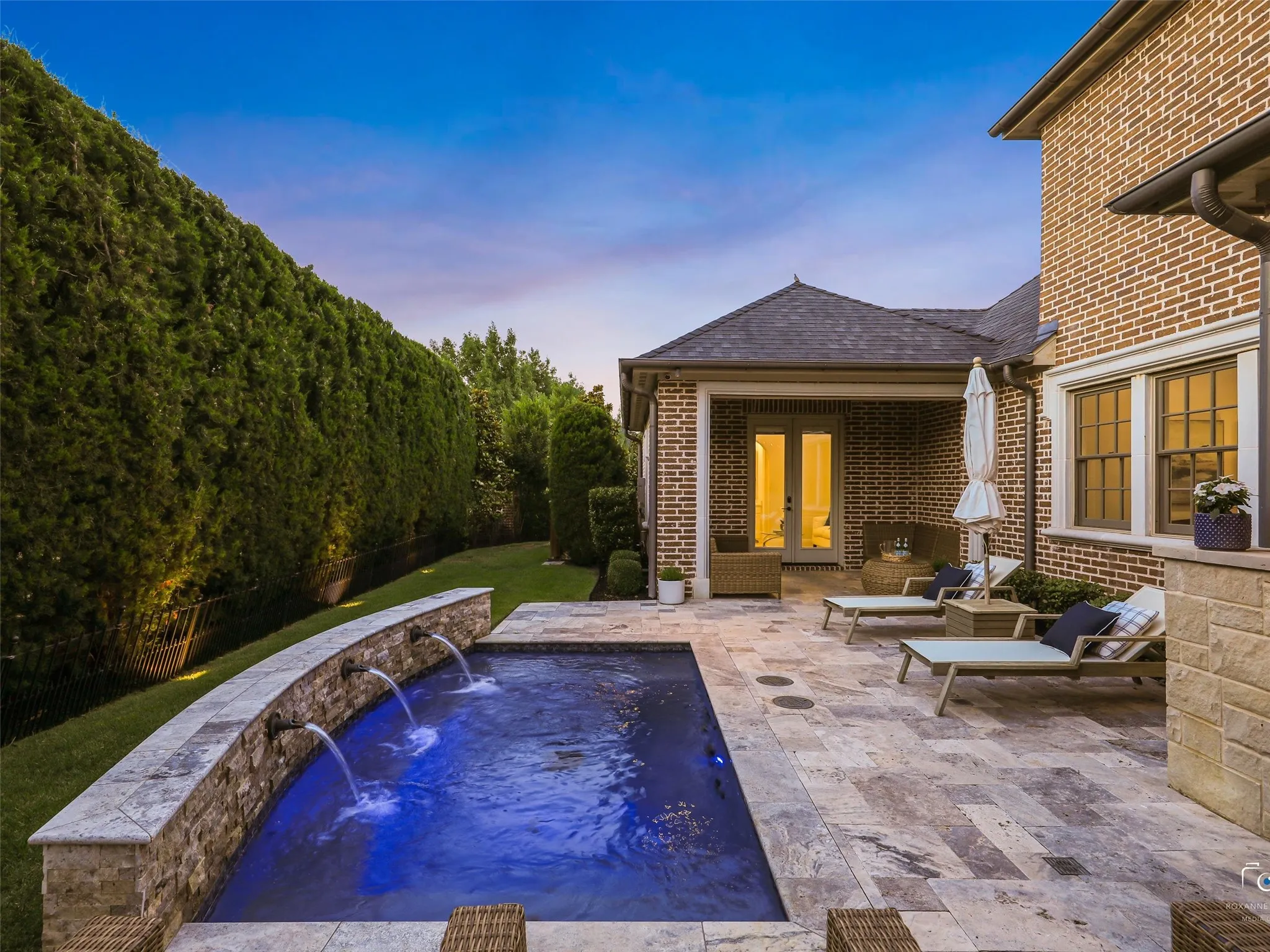 Pool with water features, 2 covered patios