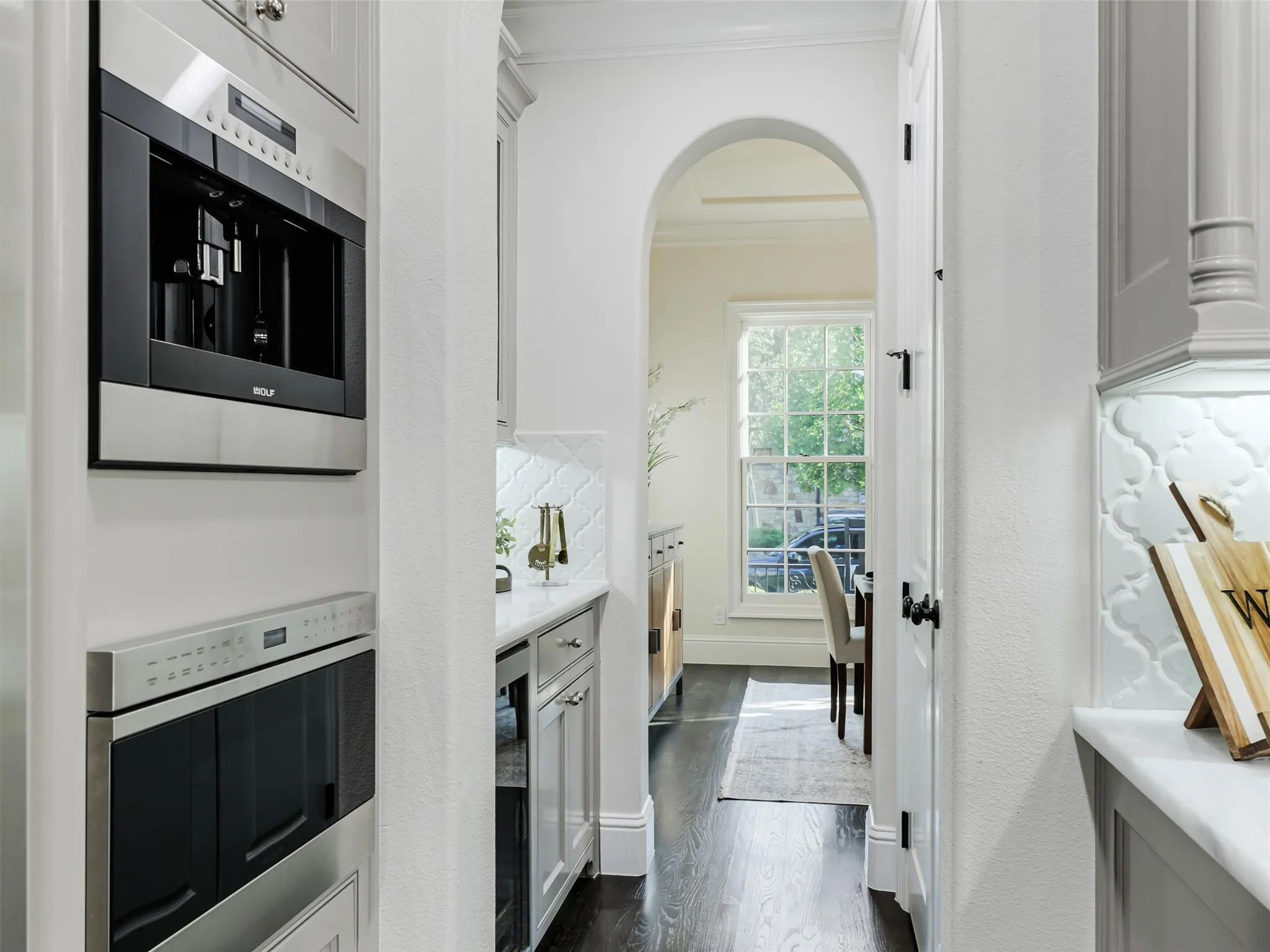 Stainless steel Appliances, walk-in pantry and butler's pantry