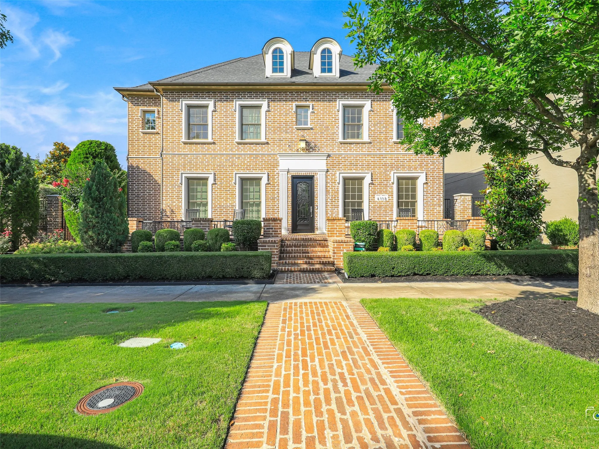 Single Family Residence For Sale in Denton County , 4118 Fallbrook Drive, Frisco, Texas 75033, 5 Bedroom, 6 Bathroom, 3 Garage spaces, 4,823 Sqft, built in 2015, mls#21369456, Real Estate Agent in Frisco, Homes For Sale in Denton county, Homes For Sale in Frisco, Realtor in Frisco Texas, Real Estate Brokerage Independent Realty Texas, Luminita Cordes Realtor