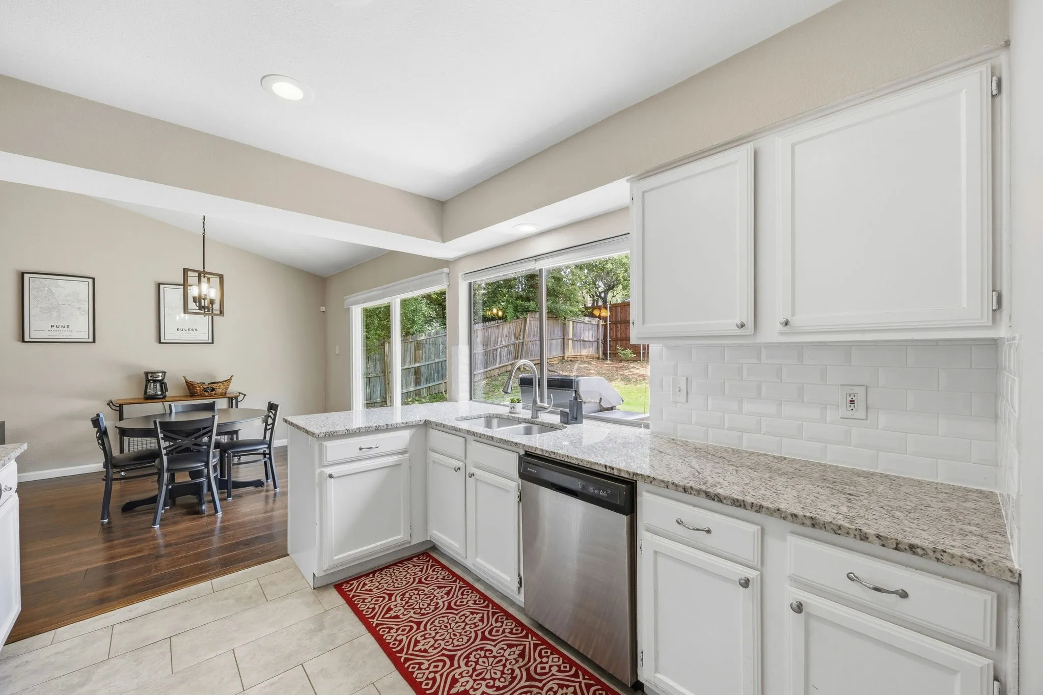 Single Family Residence For Sale in Tarrant County , 408 Thorn Wood Drive, Euless, Texas 76039, 3 Bedroom, 2 Bathroom, 2 Garage spaces, 1,523 Sqft, built in 1982, mls#21369759, Real Estate Agent in Euless, Homes For Sale in Tarrant county, Homes For Sale in Euless, Realtor in Euless Texas, Real Estate Brokerage Independent Realty Texas, Luminita Cordes Realtor