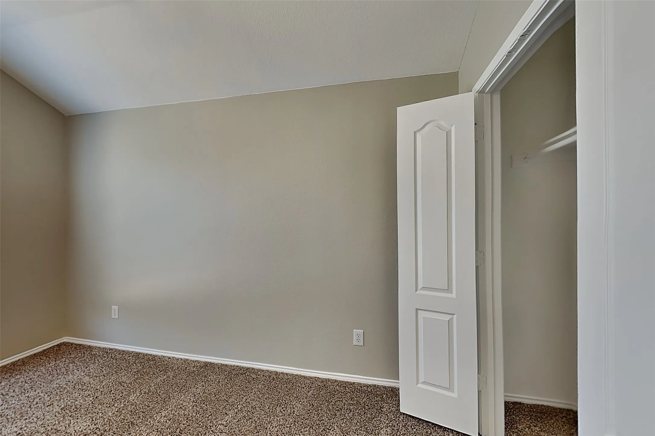 Single Family Residence For Rent in Denton County , 7016 Frost Lane, Denton, Texas 76210, 4 Bedroom, 3 Bathroom, 2 Garage spaces, 2,434 Sqft, built in 2000, mls#21369760, Real Estate Agent in Denton, Homes For Rent in Denton county, Homes For Rent in Denton, Realtor in Denton Texas, Real Estate Brokerage Independent Realty Texas, Luminita Cordes Realtor