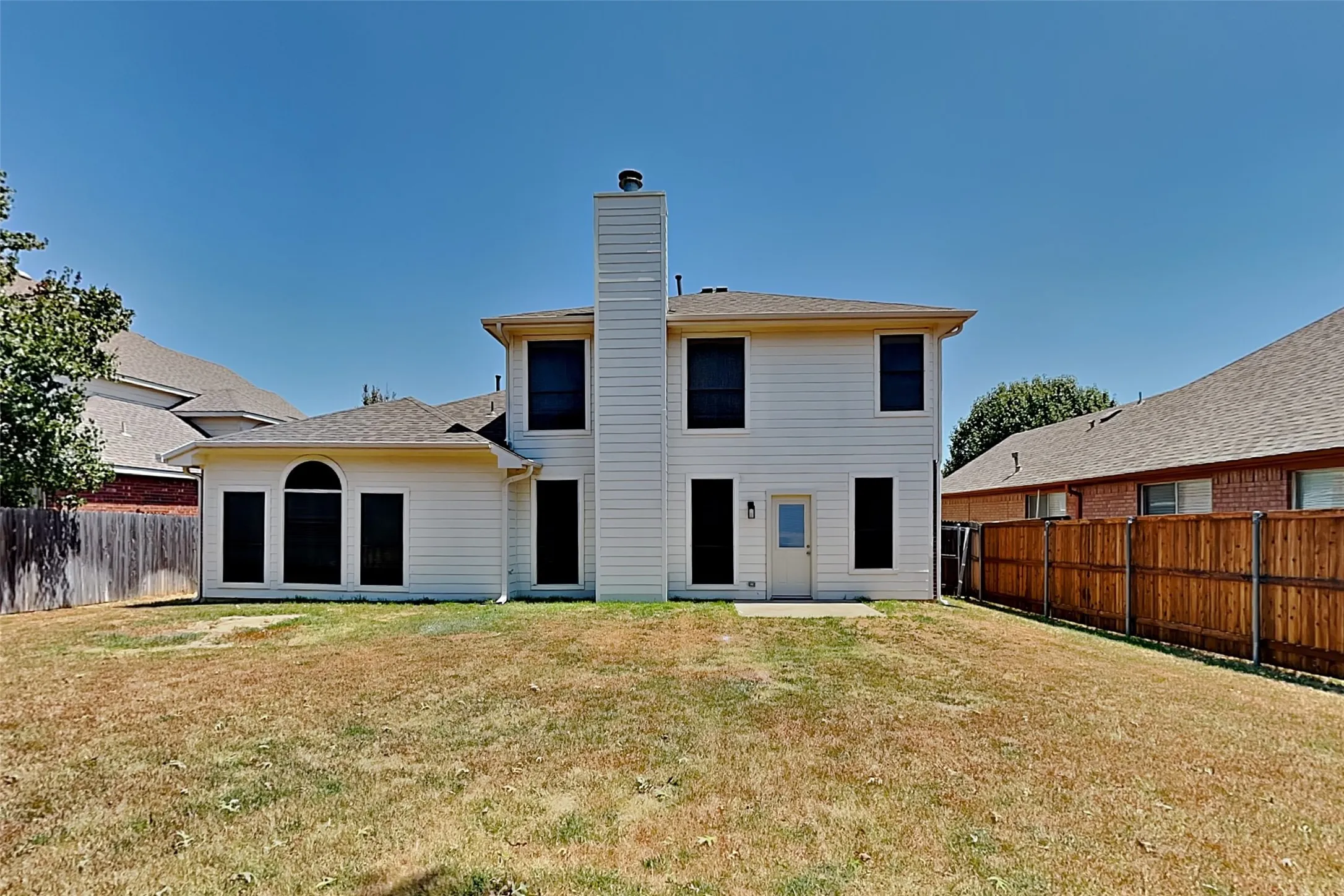 Single Family Residence For Rent in Denton County , 7016 Frost Lane, Denton, Texas 76210, 4 Bedroom, 3 Bathroom, 2 Garage spaces, 2,434 Sqft, built in 2000, mls#21369760, Real Estate Agent in Denton, Homes For Rent in Denton county, Homes For Rent in Denton, Realtor in Denton Texas, Real Estate Brokerage Independent Realty Texas, Luminita Cordes Realtor