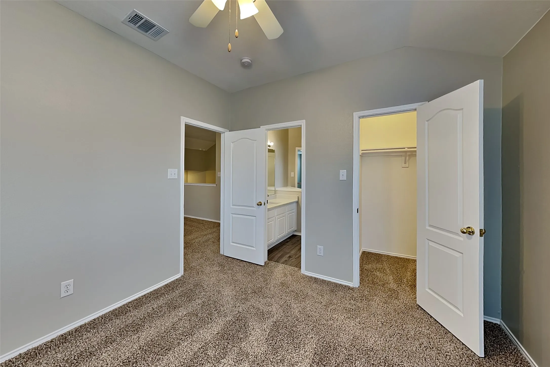 Single Family Residence For Rent in Denton County , 7016 Frost Lane, Denton, Texas 76210, 4 Bedroom, 3 Bathroom, 2 Garage spaces, 2,434 Sqft, built in 2000, mls#21369760, Real Estate Agent in Denton, Homes For Rent in Denton county, Homes For Rent in Denton, Realtor in Denton Texas, Real Estate Brokerage Independent Realty Texas, Luminita Cordes Realtor