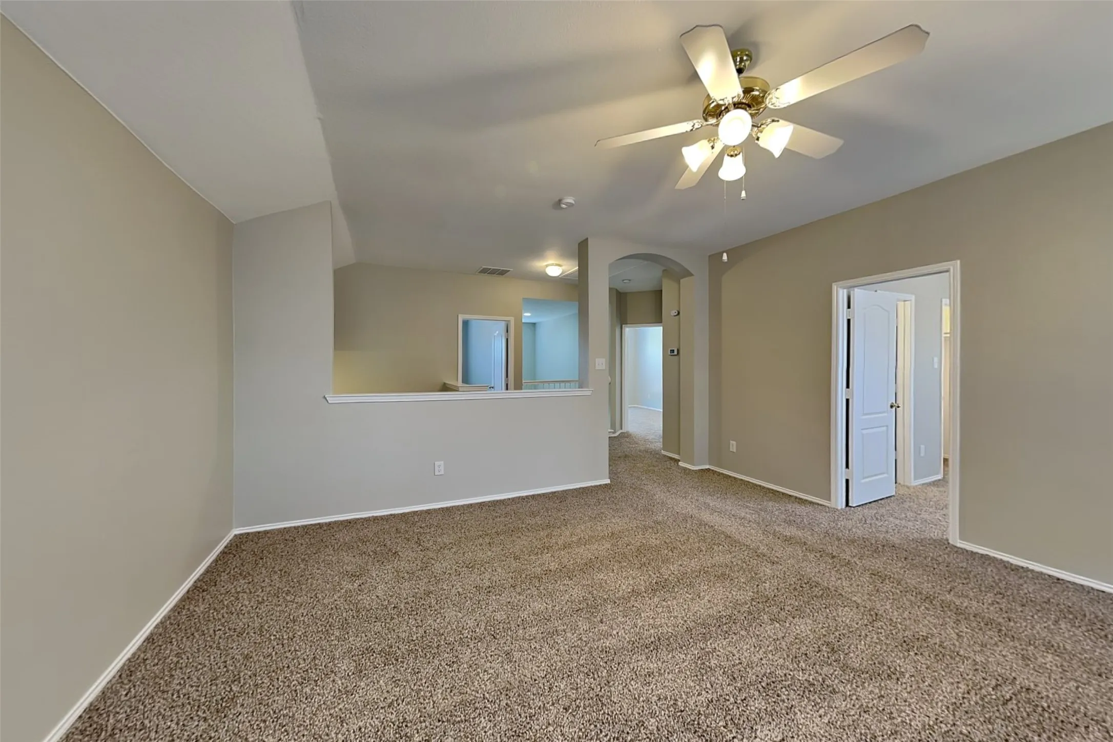 Single Family Residence For Rent in Denton County , 7016 Frost Lane, Denton, Texas 76210, 4 Bedroom, 3 Bathroom, 2 Garage spaces, 2,434 Sqft, built in 2000, mls#21369760, Real Estate Agent in Denton, Homes For Rent in Denton county, Homes For Rent in Denton, Realtor in Denton Texas, Real Estate Brokerage Independent Realty Texas, Luminita Cordes Realtor