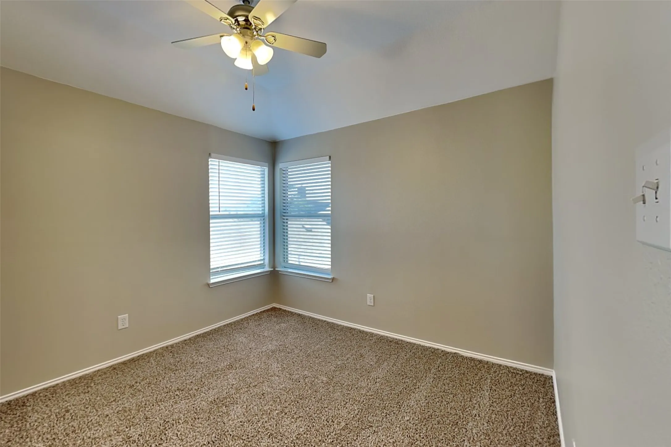 Single Family Residence For Rent in Denton County , 7016 Frost Lane, Denton, Texas 76210, 4 Bedroom, 3 Bathroom, 2 Garage spaces, 2,434 Sqft, built in 2000, mls#21369760, Real Estate Agent in Denton, Homes For Rent in Denton county, Homes For Rent in Denton, Realtor in Denton Texas, Real Estate Brokerage Independent Realty Texas, Luminita Cordes Realtor
