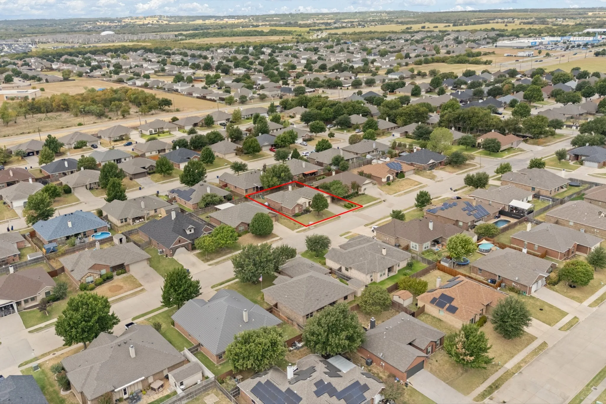 Single Family Residence For Sale in Johnson County , 609 Jeffdale Drive, Burleson, Texas 76028, 3 Bedroom, 2 Bathroom, 2 Garage spaces, 1,860 Sqft, built in 2012, mls#21367969, Real Estate Agent in Burleson, Homes For Sale in Johnson county, Homes For Sale in Burleson, Realtor in Burleson Texas, Real Estate Brokerage Independent Realty Texas, Luminita Cordes Realtor
