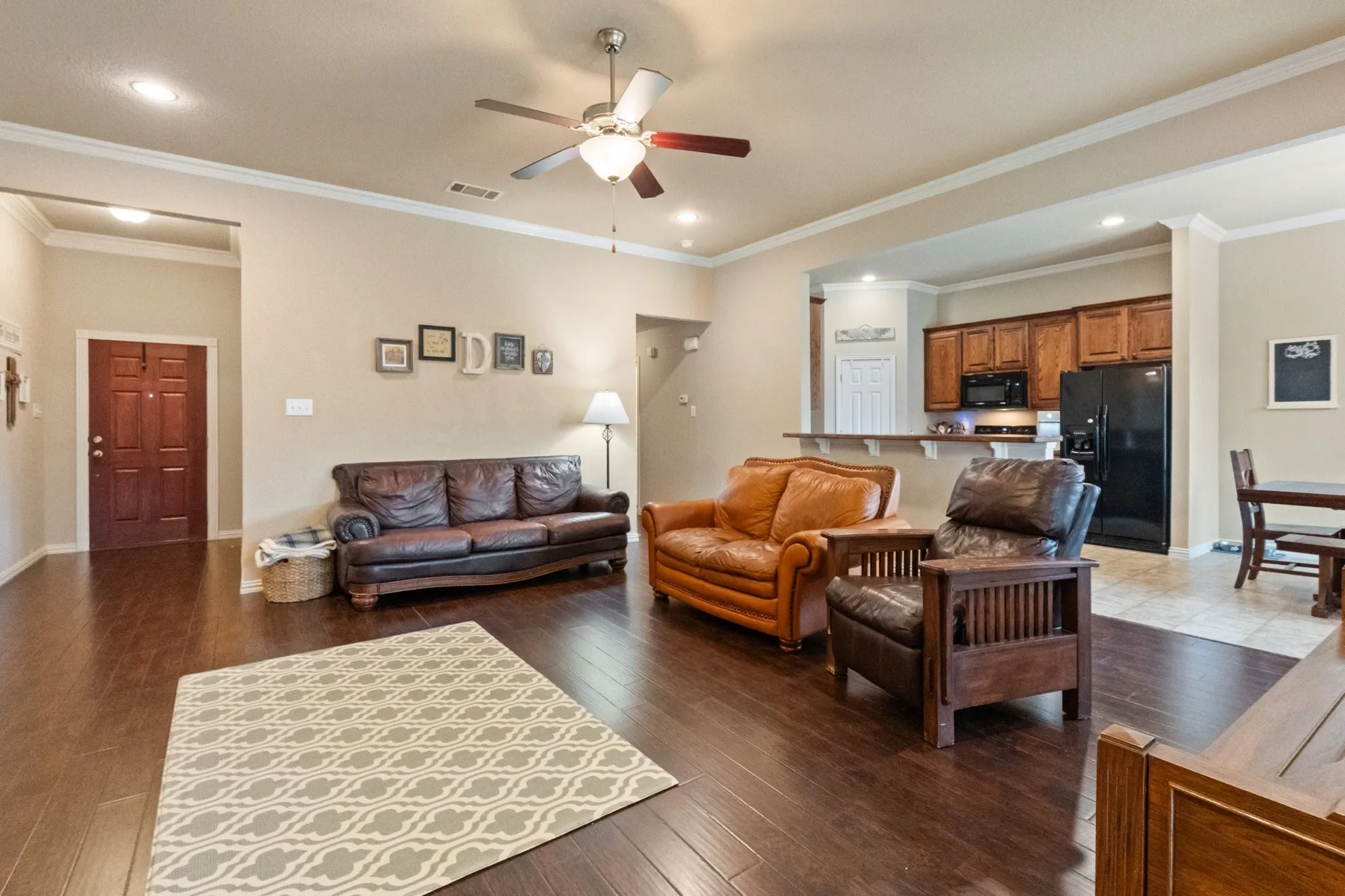 Single Family Residence For Sale in Johnson County , 609 Jeffdale Drive, Burleson, Texas 76028, 3 Bedroom, 2 Bathroom, 2 Garage spaces, 1,860 Sqft, built in 2012, mls#21367969, Real Estate Agent in Burleson, Homes For Sale in Johnson county, Homes For Sale in Burleson, Realtor in Burleson Texas, Real Estate Brokerage Independent Realty Texas, Luminita Cordes Realtor