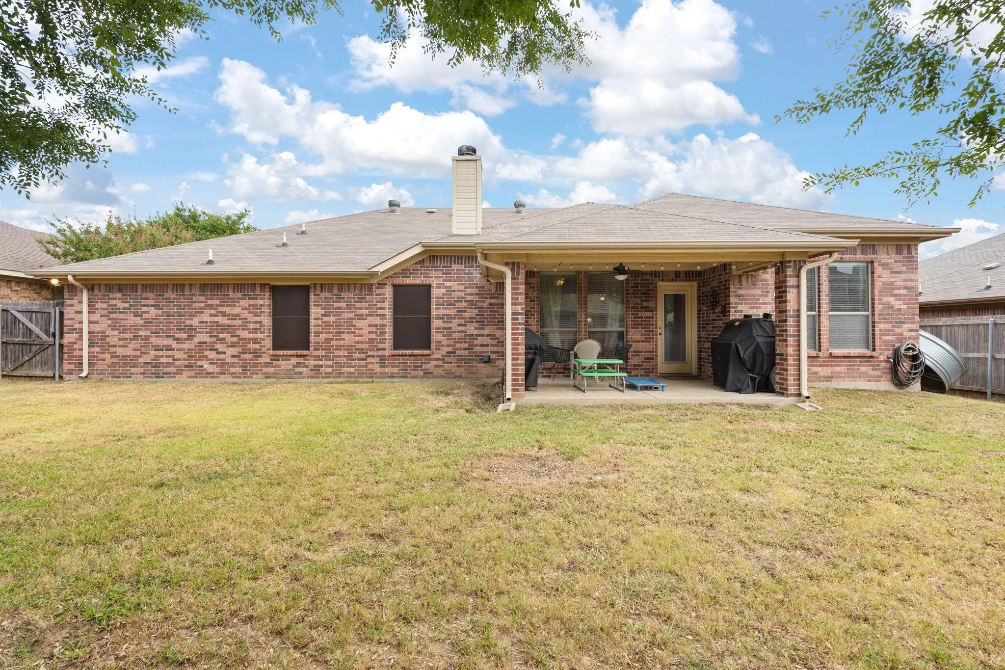 Single Family Residence For Sale in Johnson County , 609 Jeffdale Drive, Burleson, Texas 76028, 3 Bedroom, 2 Bathroom, 2 Garage spaces, 1,860 Sqft, built in 2012, mls#21367969, Real Estate Agent in Burleson, Homes For Sale in Johnson county, Homes For Sale in Burleson, Realtor in Burleson Texas, Real Estate Brokerage Independent Realty Texas, Luminita Cordes Realtor