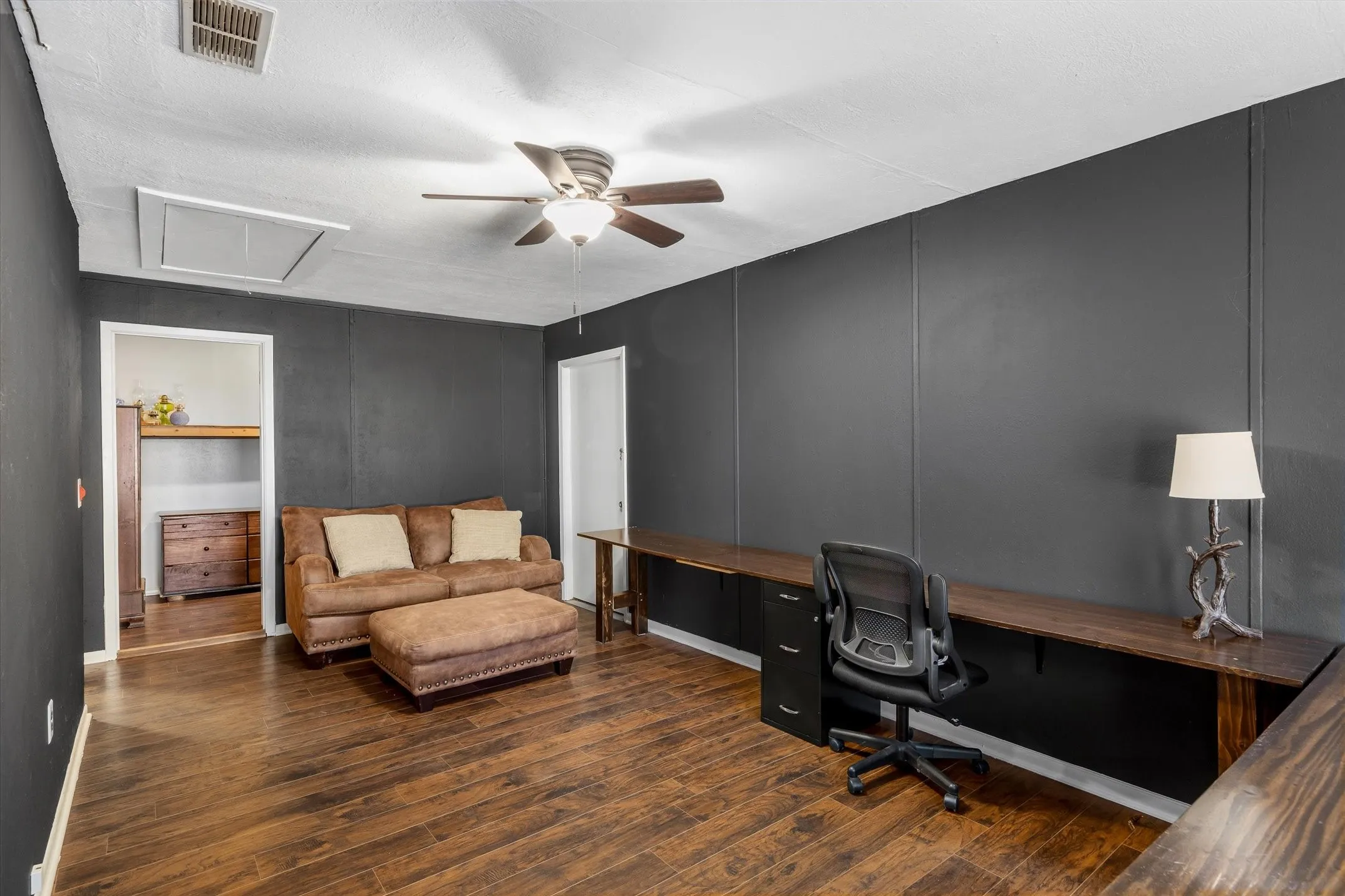 Perfect for a 2nd living room, studio or office