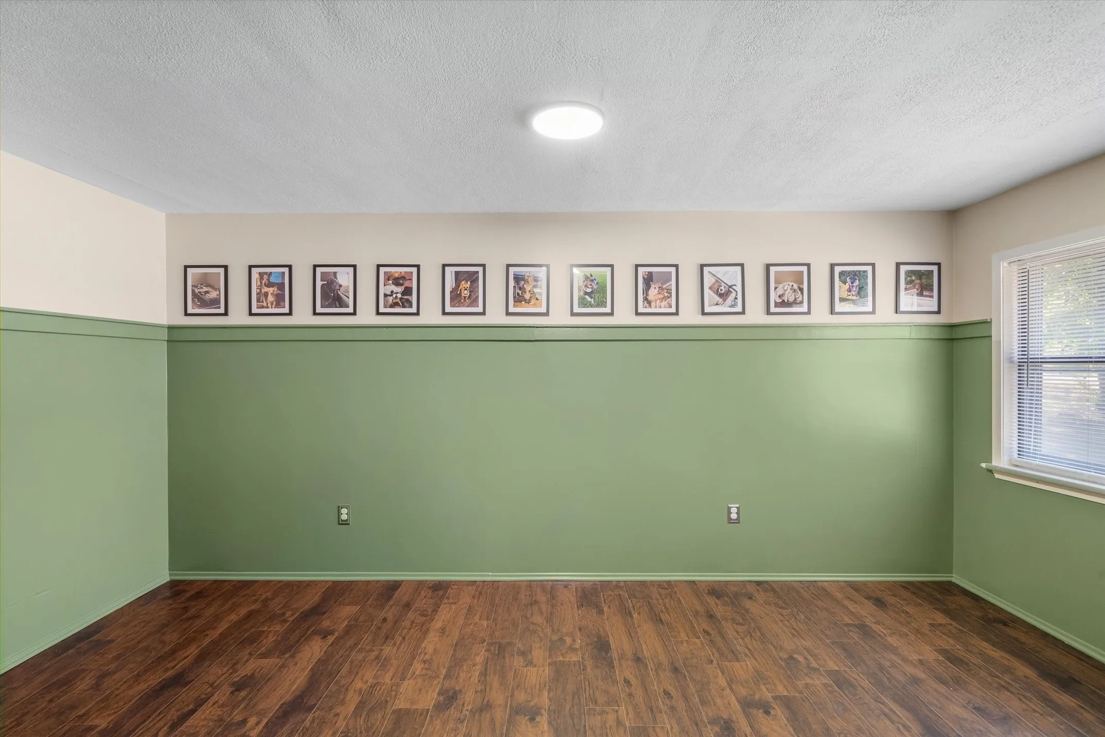 Dining room could also be an office or gameroom