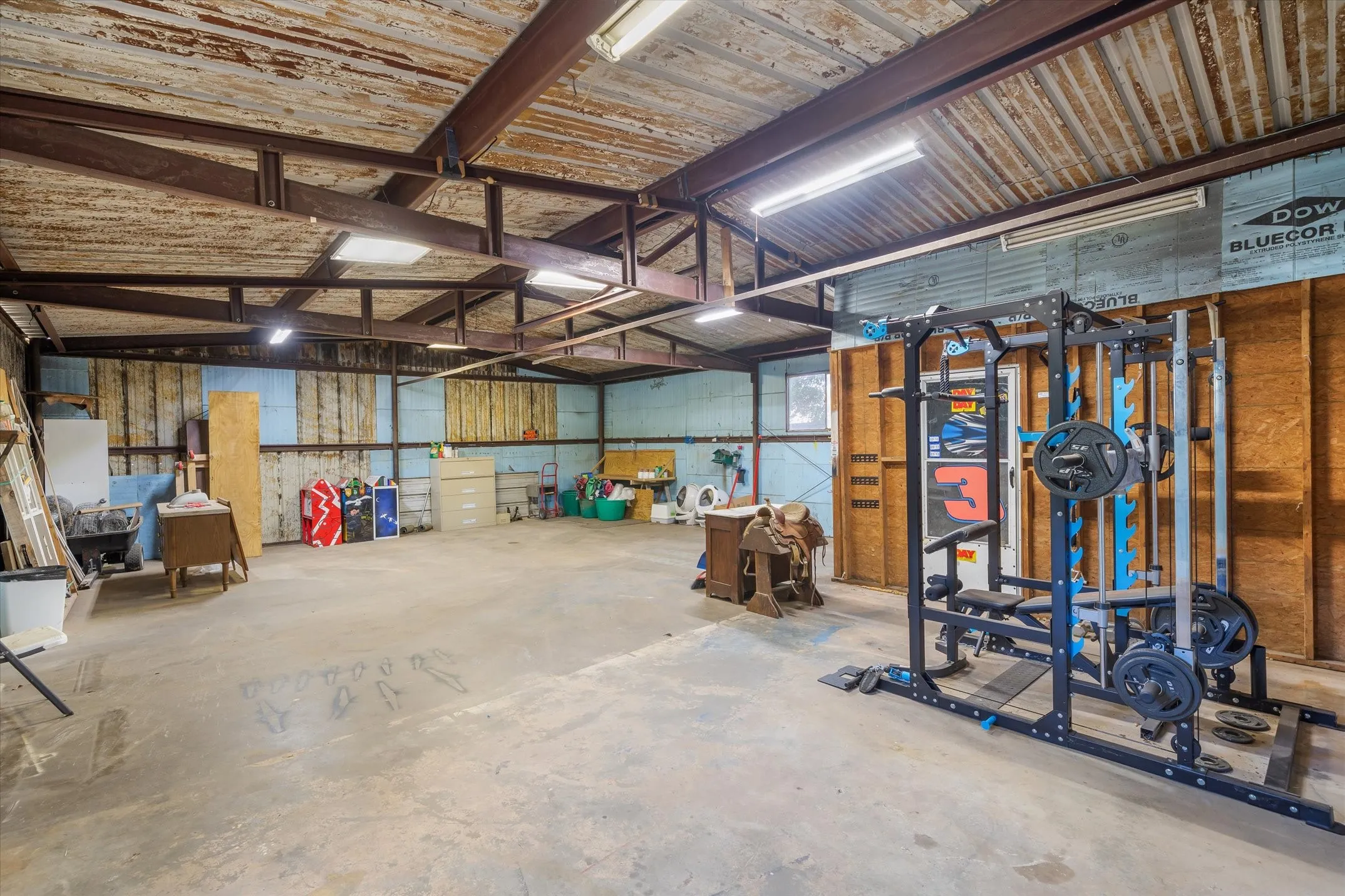 Workshop ready to utilize as your business with an office or your shop with a man cave
