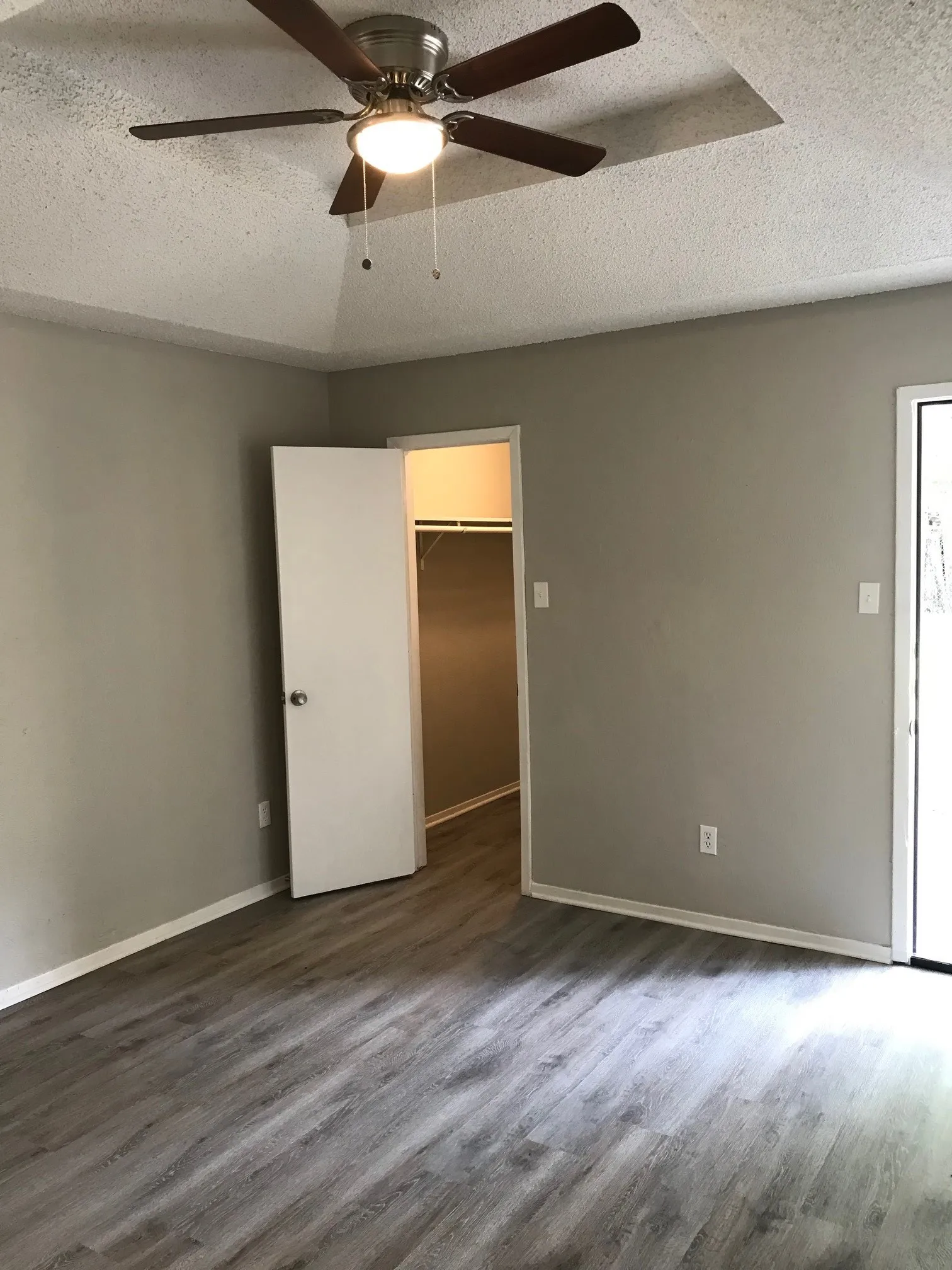 Duplex For Rent in Tarrant County , 514 Mcqueary Street, Arlington, Texas 76012, 2 Bedroom, 1 Bathroom, Garage spaces, 1,262 Sqft, built in 1981, mls#21365453, Real Estate Agent in Arlington, Homes For Rent in Tarrant county, Homes For Rent in Arlington, Realtor in Arlington Texas, Real Estate Brokerage Independent Realty Texas, Luminita Cordes Realtor