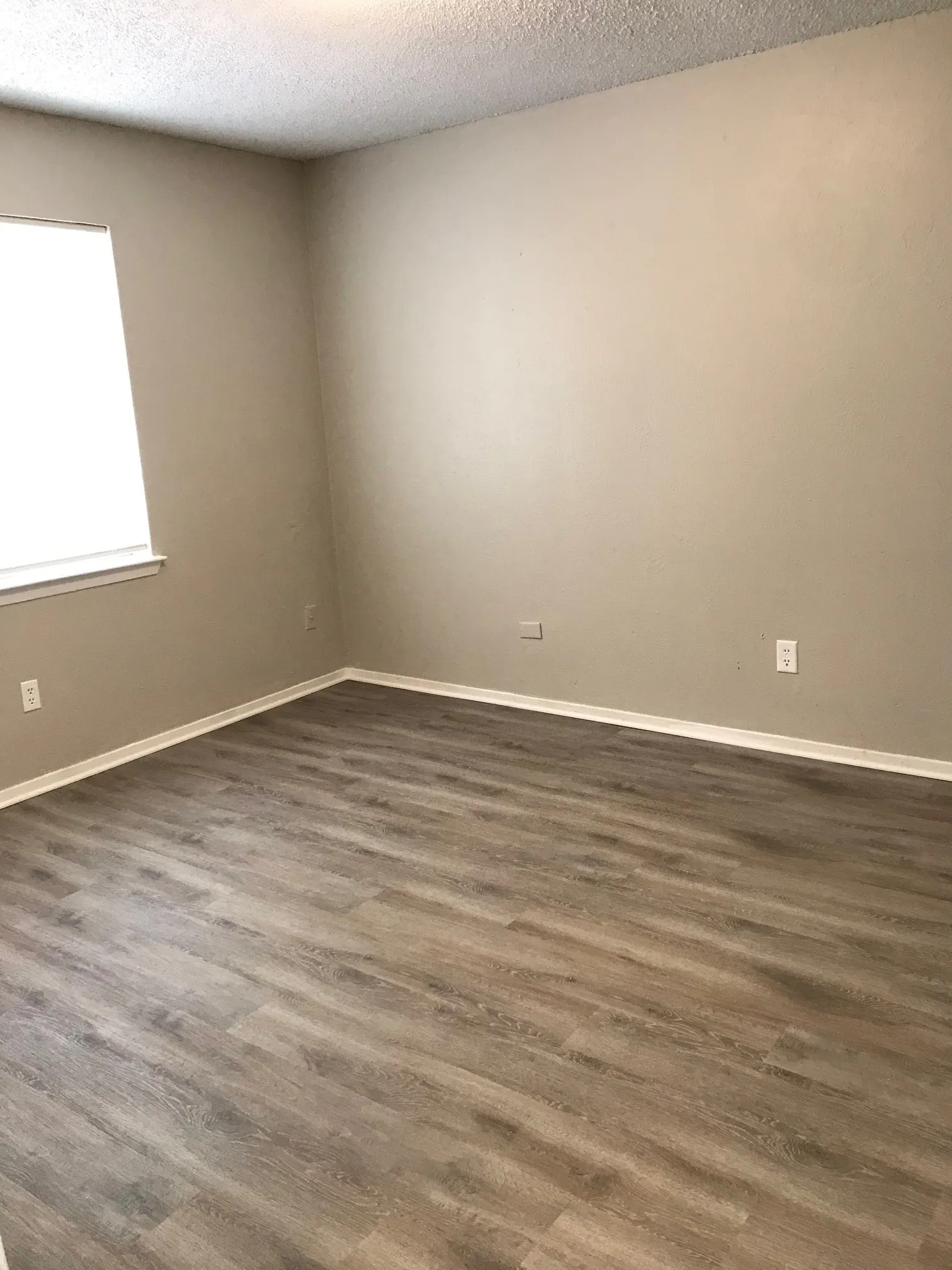 Duplex For Rent in Tarrant County , 514 Mcqueary Street, Arlington, Texas 76012, 2 Bedroom, 1 Bathroom, Garage spaces, 1,262 Sqft, built in 1981, mls#21365453, Real Estate Agent in Arlington, Homes For Rent in Tarrant county, Homes For Rent in Arlington, Realtor in Arlington Texas, Real Estate Brokerage Independent Realty Texas, Luminita Cordes Realtor