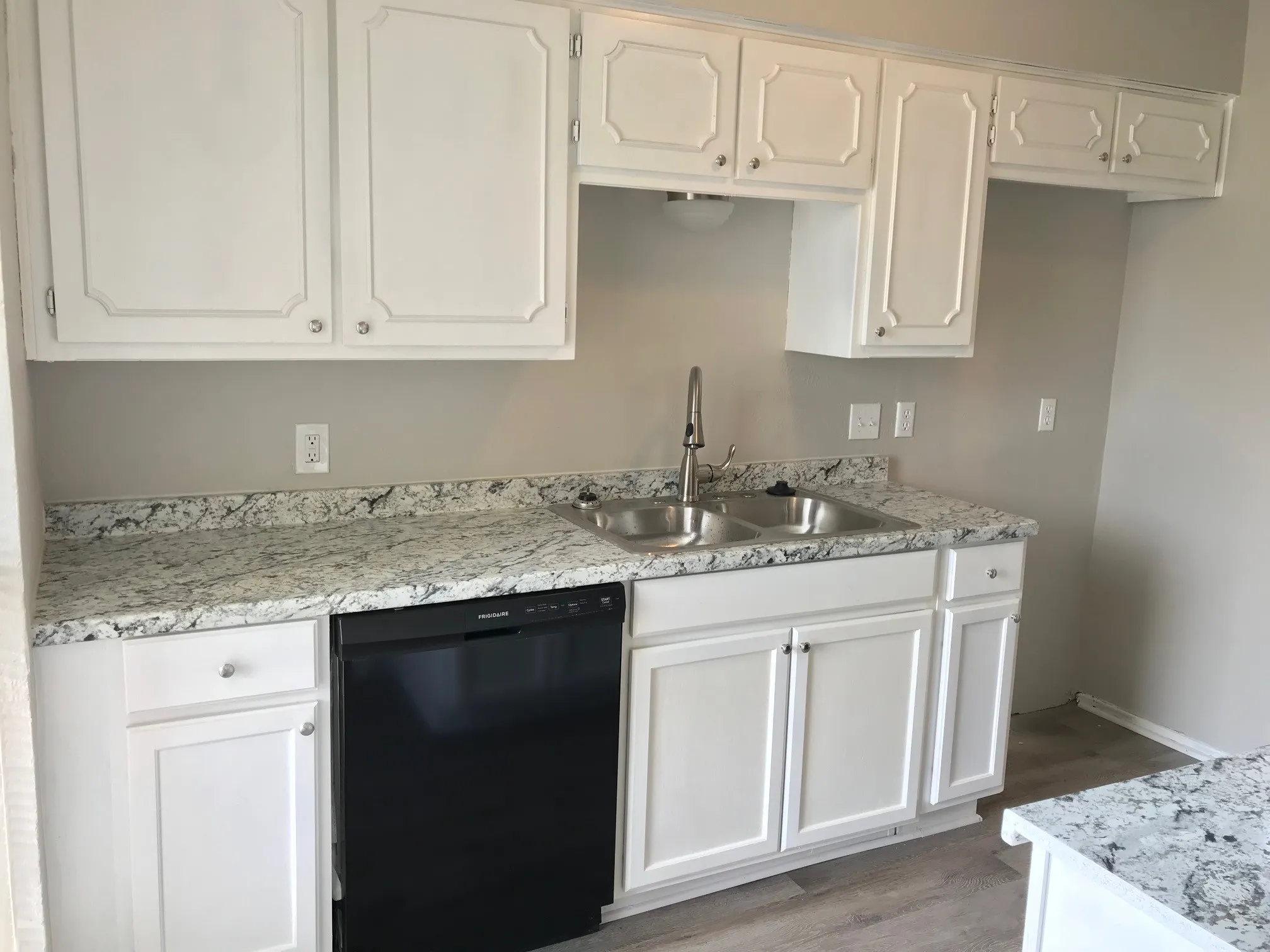 Duplex For Rent in Tarrant County , 514 Mcqueary Street, Arlington, Texas 76012, 2 Bedroom, 1 Bathroom, Garage spaces, 1,262 Sqft, built in 1981, mls#21365453, Real Estate Agent in Arlington, Homes For Rent in Tarrant county, Homes For Rent in Arlington, Realtor in Arlington Texas, Real Estate Brokerage Independent Realty Texas, Luminita Cordes Realtor