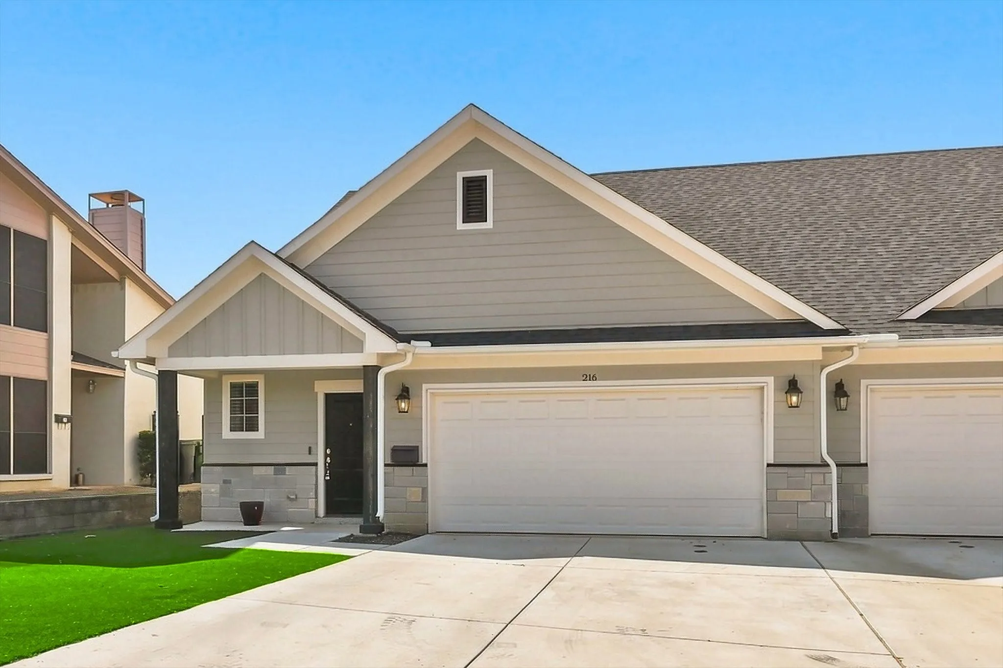 Duplex For Rent in Tarrant County , 216 Wayside Court, Bedford, Texas 76021, 3 Bedroom, 3 Bathroom, 2 Garage spaces, 1,697 Sqft, built in 2023, mls#21368338, Real Estate Agent in Bedford, Homes For Rent in Tarrant county, Homes For Rent in Bedford, Realtor in Bedford Texas, Real Estate Brokerage Independent Realty Texas, Luminita Cordes Realtor