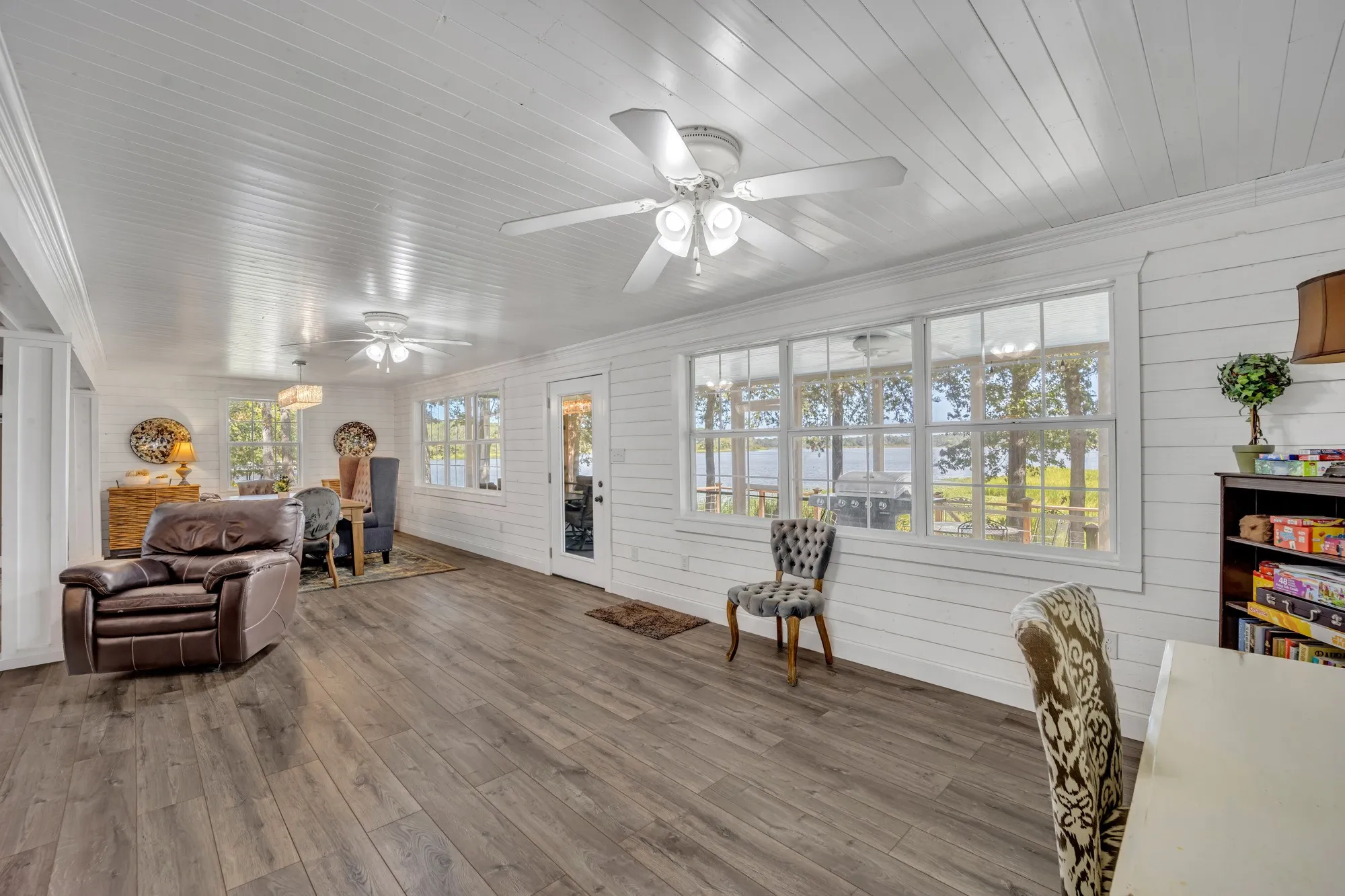 Single Family Residence For Sale in Cherokee County , 895 Fm 3288 E, Jacksonville, Texas 75766, 2 Bedroom, 2 Bathroom, Garage spaces, 1,891 Sqft, built in 1966, mls#21369770, Real Estate Agent in Jacksonville, Homes For Sale in Cherokee county, Homes For Sale in Jacksonville, Realtor in Jacksonville Texas, Real Estate Brokerage Independent Realty Texas, Luminita Cordes Realtor
