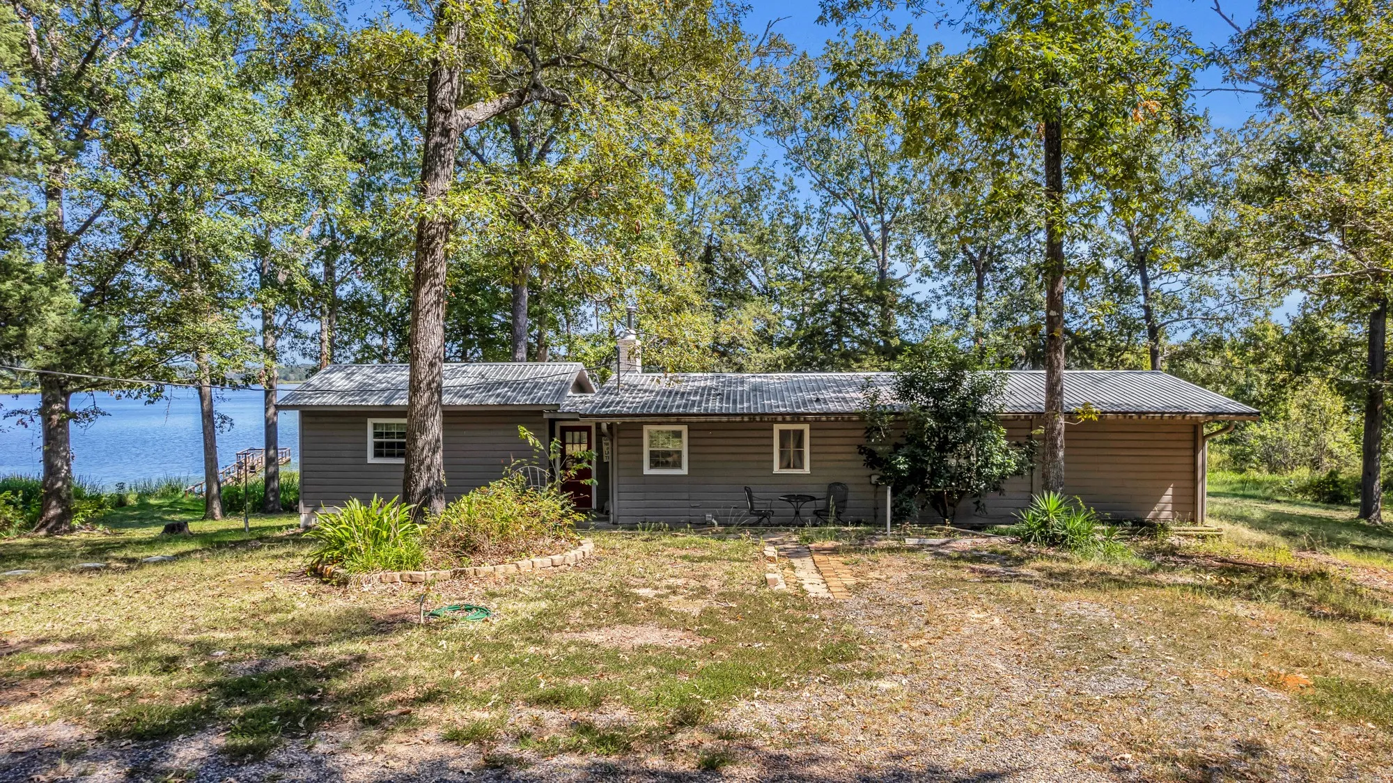 Single Family Residence For Sale in Cherokee County , 895 Fm 3288 E, Jacksonville, Texas 75766, 2 Bedroom, 2 Bathroom, Garage spaces, 1,891 Sqft, built in 1966, mls#21369770, Real Estate Agent in Jacksonville, Homes For Sale in Cherokee county, Homes For Sale in Jacksonville, Realtor in Jacksonville Texas, Real Estate Brokerage Independent Realty Texas, Luminita Cordes Realtor