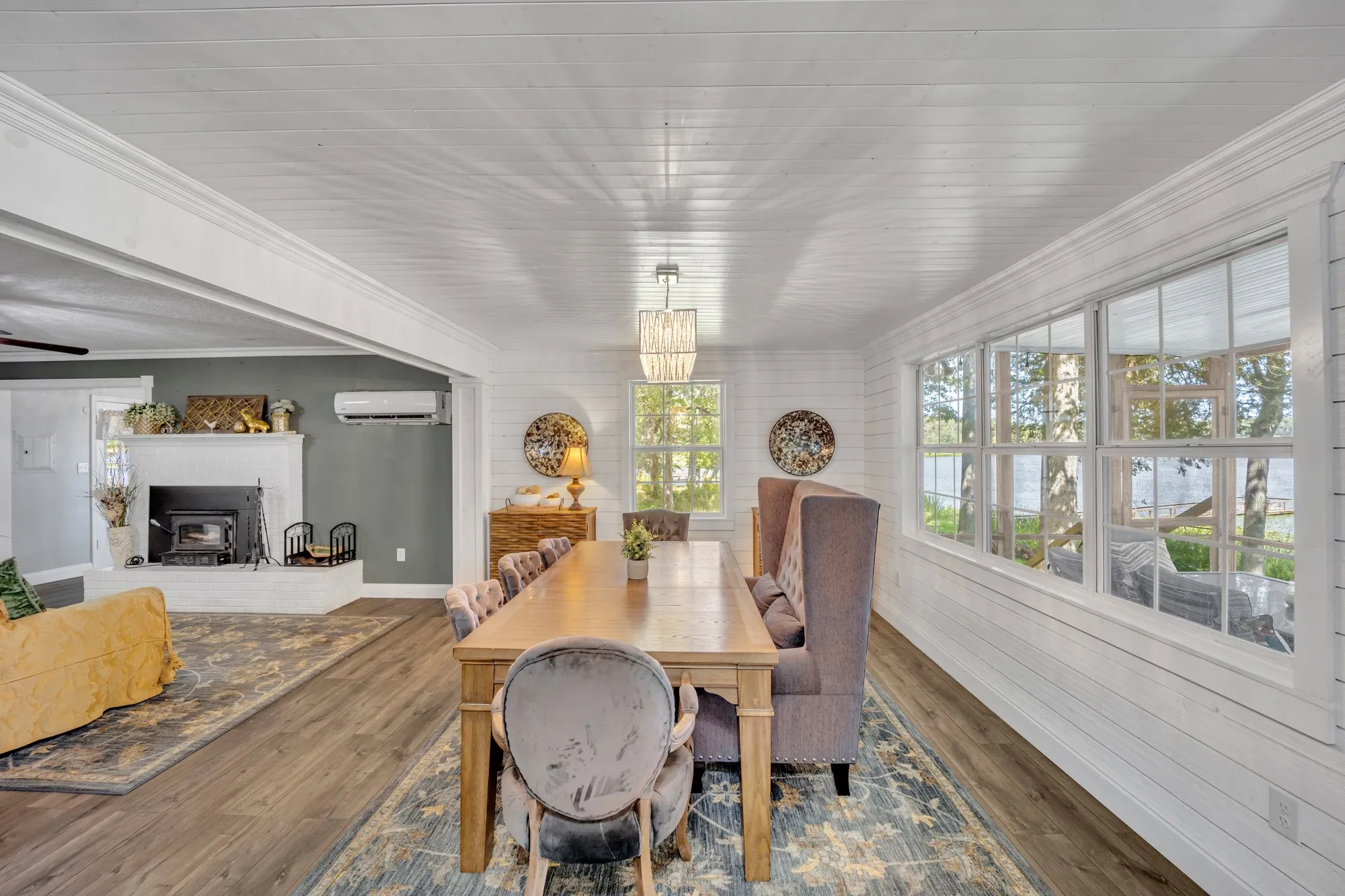 Single Family Residence For Sale in Cherokee County , 895 Fm 3288 E, Jacksonville, Texas 75766, 2 Bedroom, 2 Bathroom, Garage spaces, 1,891 Sqft, built in 1966, mls#21369770, Real Estate Agent in Jacksonville, Homes For Sale in Cherokee county, Homes For Sale in Jacksonville, Realtor in Jacksonville Texas, Real Estate Brokerage Independent Realty Texas, Luminita Cordes Realtor