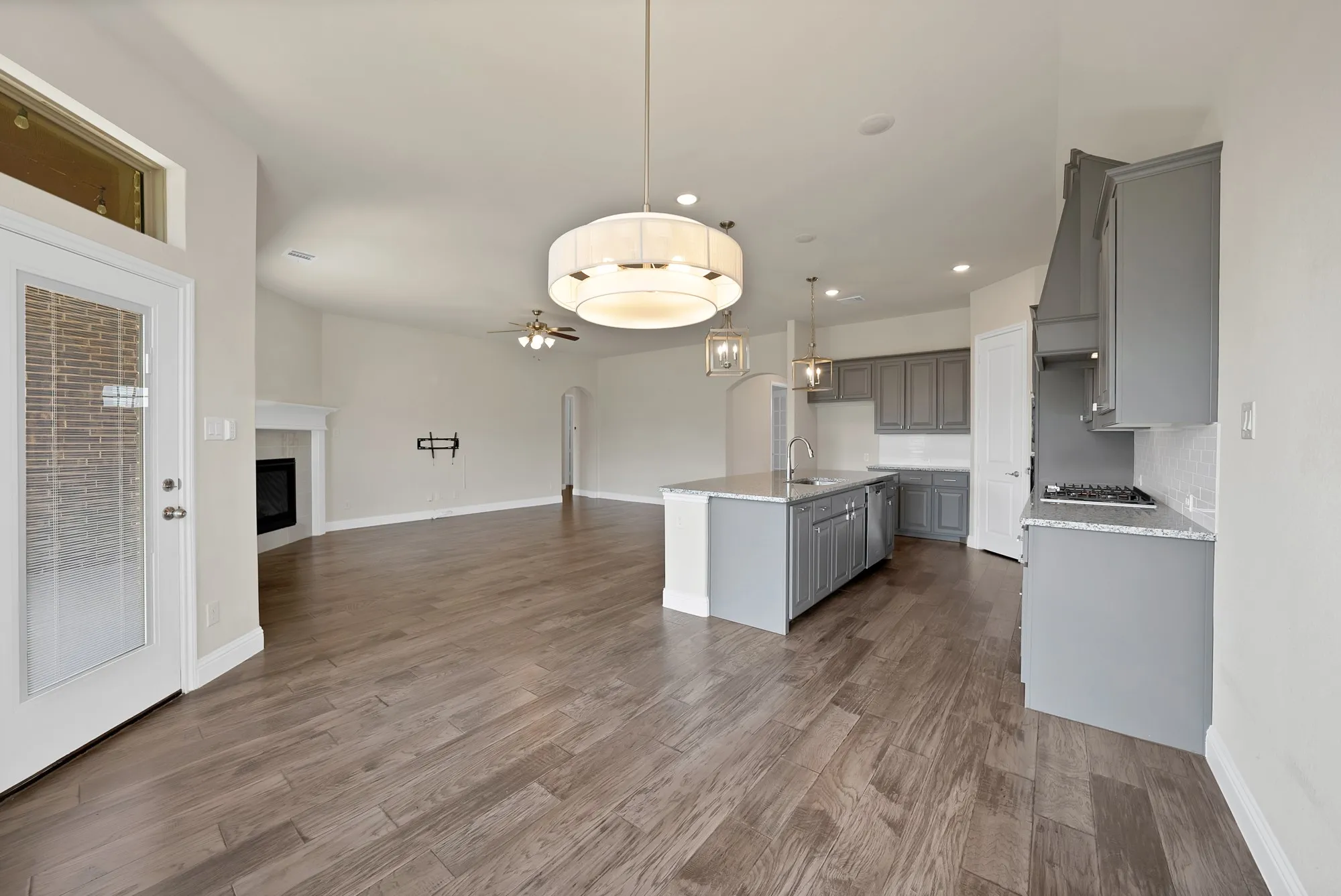 Single Family Residence For Sale in Denton County , 1247 Coneflower Drive, Frisco, Texas 75033, 3 Bedroom, 2 Bathroom, 2 Garage spaces, 2,267 Sqft, built in 2020, mls#21369637, Real Estate Agent in Frisco, Homes For Sale in Denton county, Homes For Sale in Frisco, Realtor in Frisco Texas, Real Estate Brokerage Independent Realty Texas, Luminita Cordes Realtor