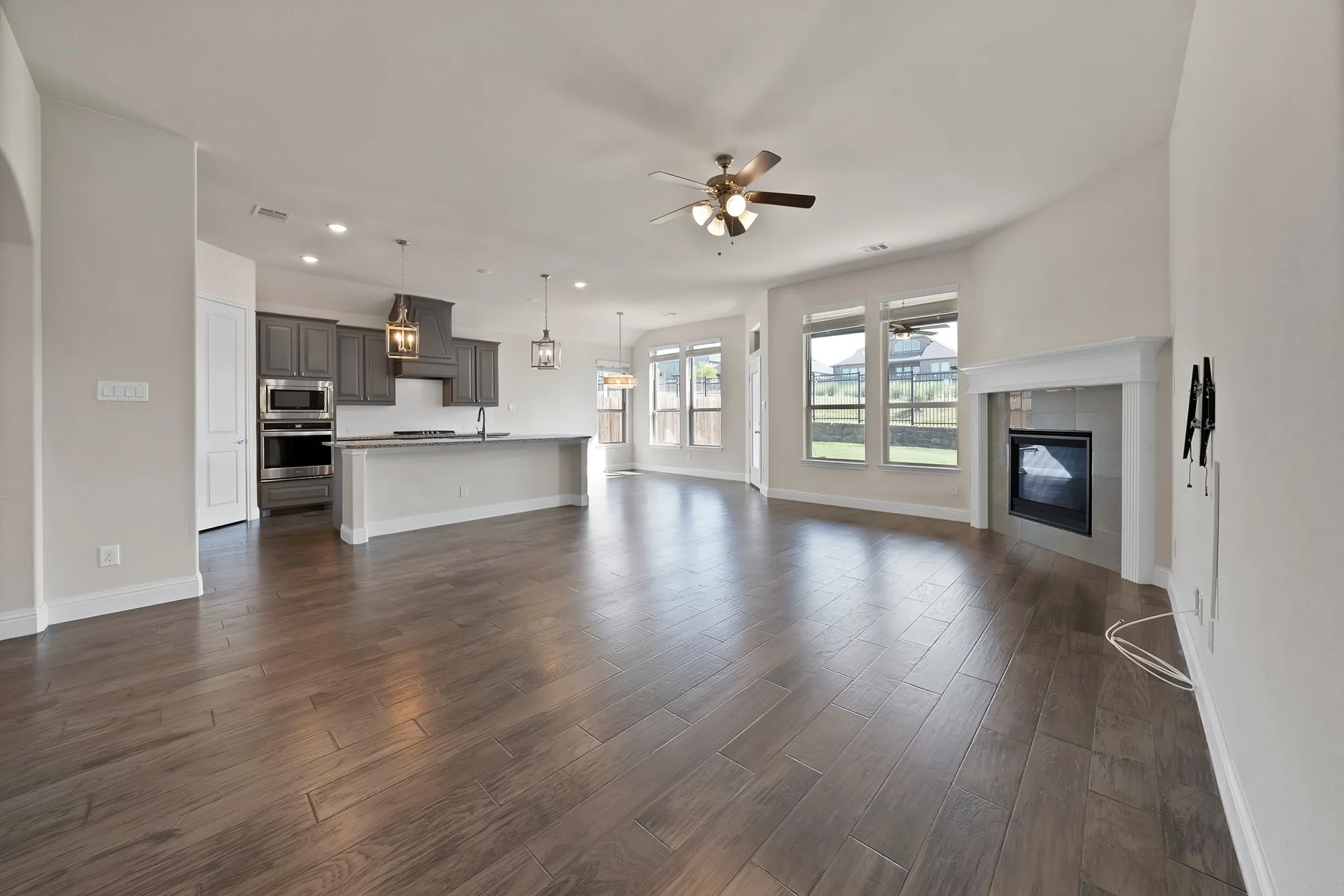 Single Family Residence For Sale in Denton County , 1247 Coneflower Drive, Frisco, Texas 75033, 3 Bedroom, 2 Bathroom, 2 Garage spaces, 2,267 Sqft, built in 2020, mls#21369637, Real Estate Agent in Frisco, Homes For Sale in Denton county, Homes For Sale in Frisco, Realtor in Frisco Texas, Real Estate Brokerage Independent Realty Texas, Luminita Cordes Realtor