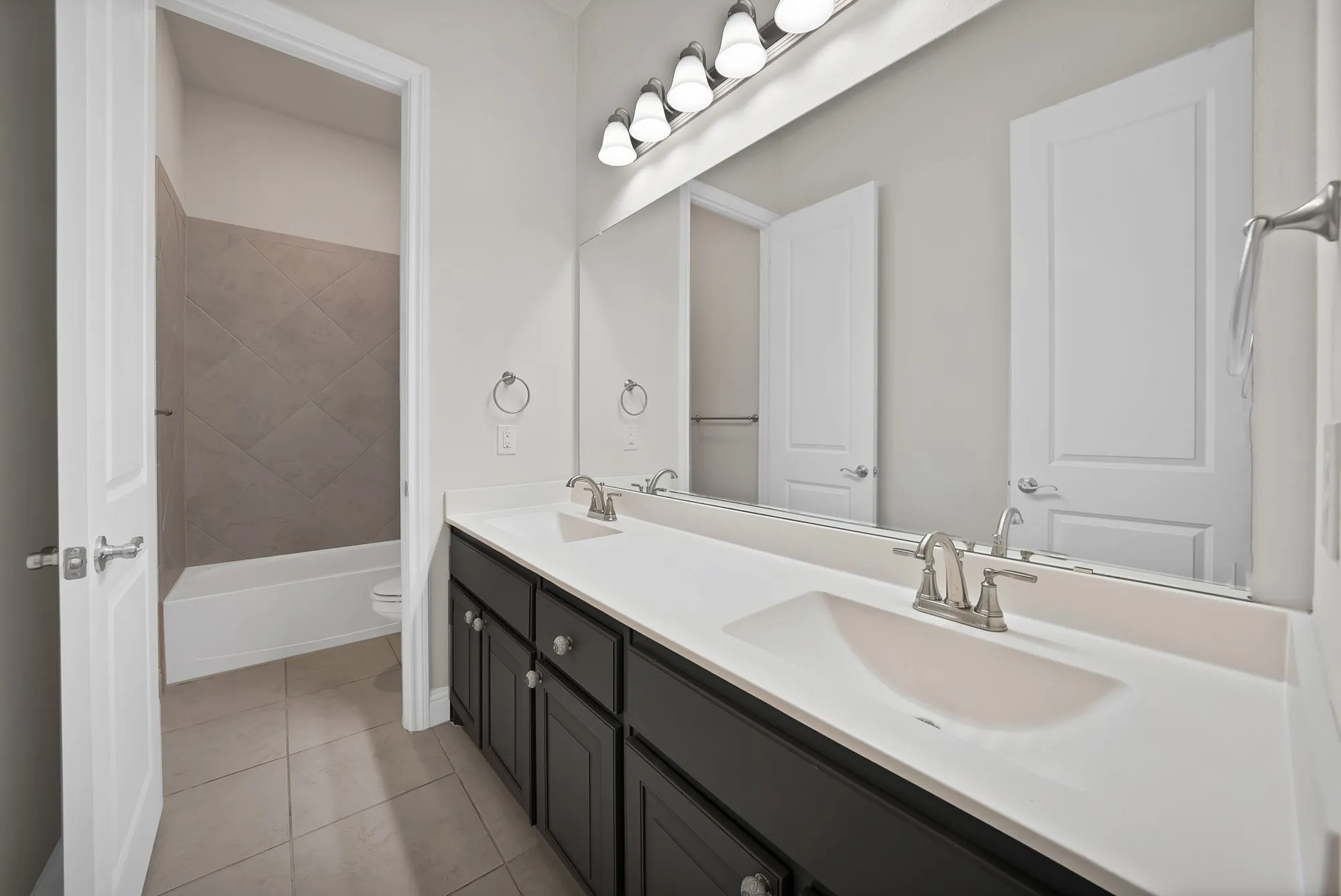 Single Family Residence For Sale in Denton County , 1247 Coneflower Drive, Frisco, Texas 75033, 3 Bedroom, 2 Bathroom, 2 Garage spaces, 2,267 Sqft, built in 2020, mls#21369637, Real Estate Agent in Frisco, Homes For Sale in Denton county, Homes For Sale in Frisco, Realtor in Frisco Texas, Real Estate Brokerage Independent Realty Texas, Luminita Cordes Realtor