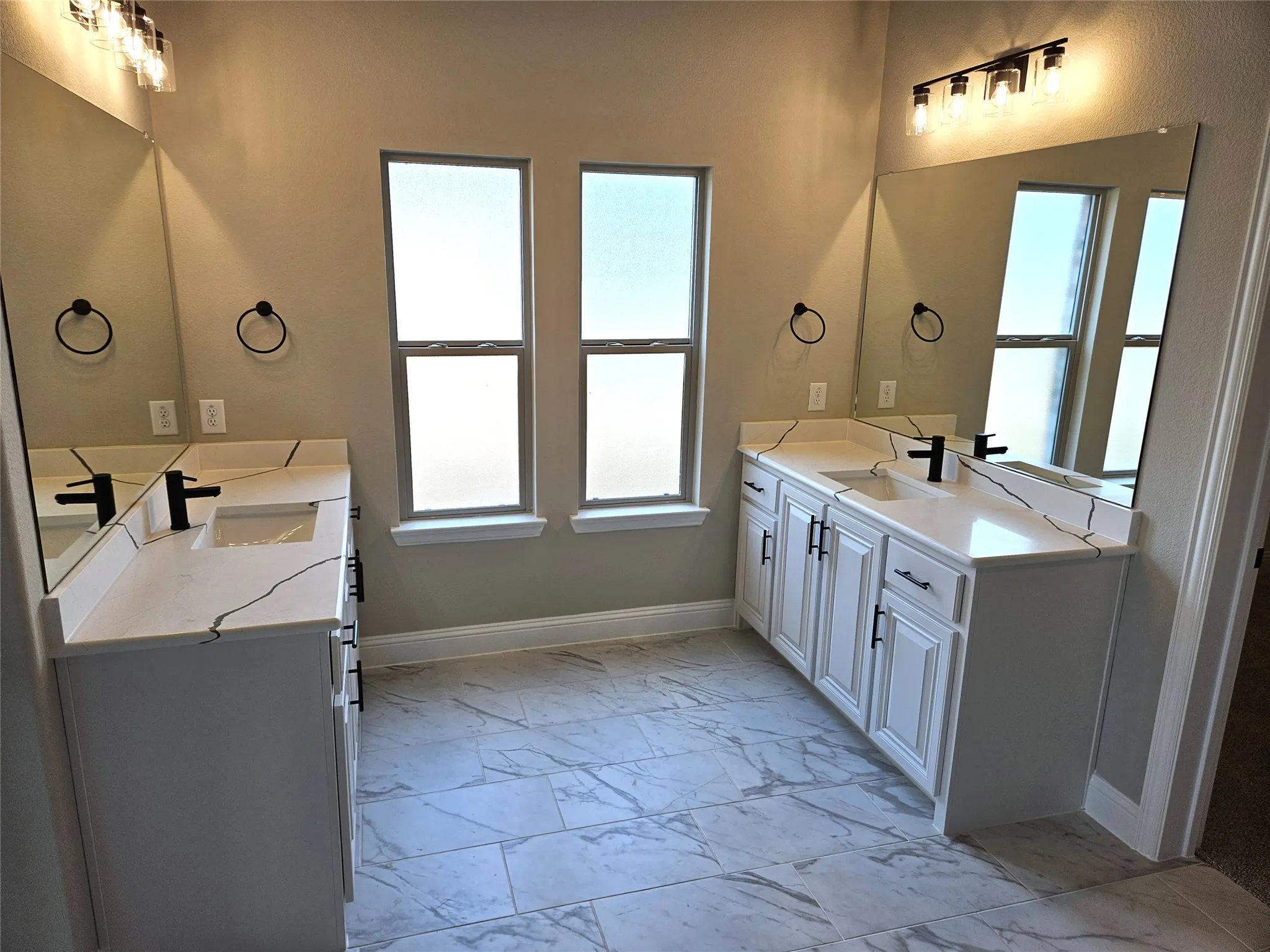 Single Family Residence For Sale in Grayson County , 2701 Silo Lane, Van Alstyne, Texas 75495, 5 Bedroom, 4 Bathroom, 6 Garage spaces, 3,628 Sqft, built in 2026, mls#21369784, Real Estate Agent in Van Alstyne, Homes For Sale in Grayson county, Homes For Sale in Van Alstyne, Realtor in Van Alstyne Texas, Real Estate Brokerage Independent Realty Texas, Luminita Cordes Realtor