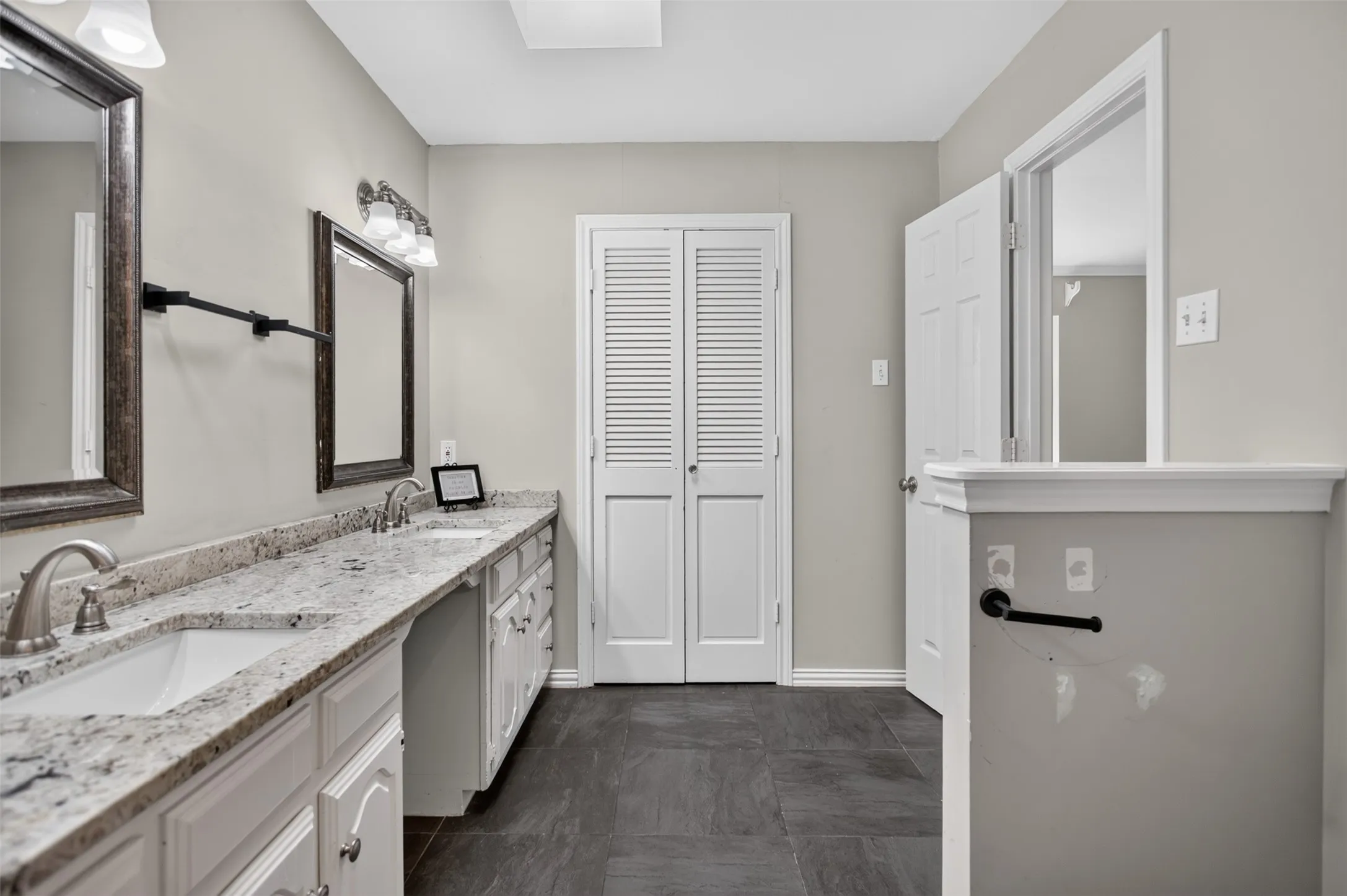 Single Family Residence For Sale in Dallas County , 917 Francis Street, Lancaster, Texas 75146, 3 Bedroom, 2 Bathroom, 2 Garage spaces, 1,769 Sqft, built in 1983, mls#21363406, Real Estate Agent in Lancaster, Homes For Sale in Dallas county, Homes For Sale in Lancaster, Realtor in Lancaster Texas, Real Estate Brokerage Independent Realty Texas, Luminita Cordes Realtor