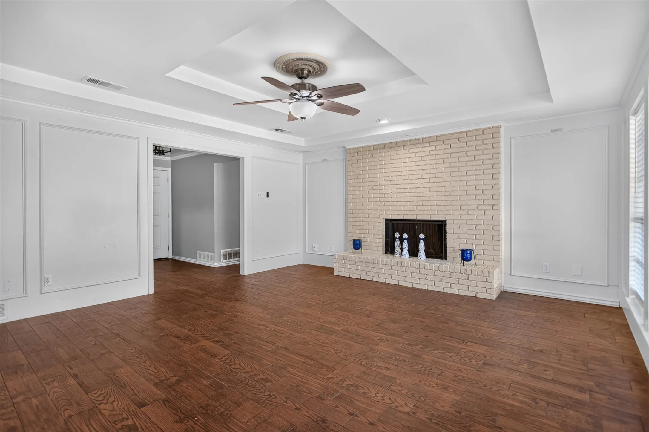 Single Family Residence For Sale in Dallas County , 917 Francis Street, Lancaster, Texas 75146, 3 Bedroom, 2 Bathroom, 2 Garage spaces, 1,769 Sqft, built in 1983, mls#21363406, Real Estate Agent in Lancaster, Homes For Sale in Dallas county, Homes For Sale in Lancaster, Realtor in Lancaster Texas, Real Estate Brokerage Independent Realty Texas, Luminita Cordes Realtor