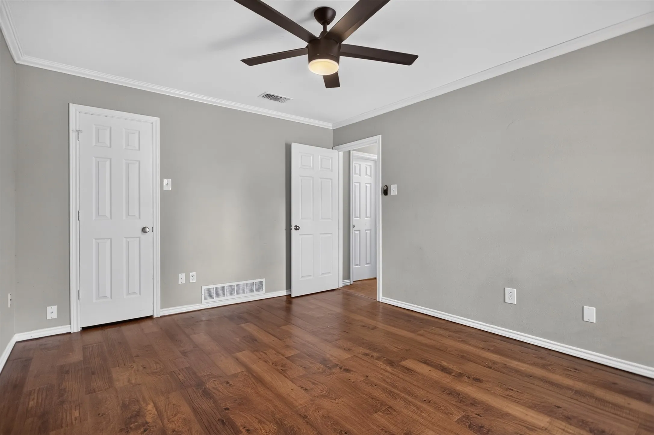 Single Family Residence For Sale in Dallas County , 917 Francis Street, Lancaster, Texas 75146, 3 Bedroom, 2 Bathroom, 2 Garage spaces, 1,769 Sqft, built in 1983, mls#21363406, Real Estate Agent in Lancaster, Homes For Sale in Dallas county, Homes For Sale in Lancaster, Realtor in Lancaster Texas, Real Estate Brokerage Independent Realty Texas, Luminita Cordes Realtor