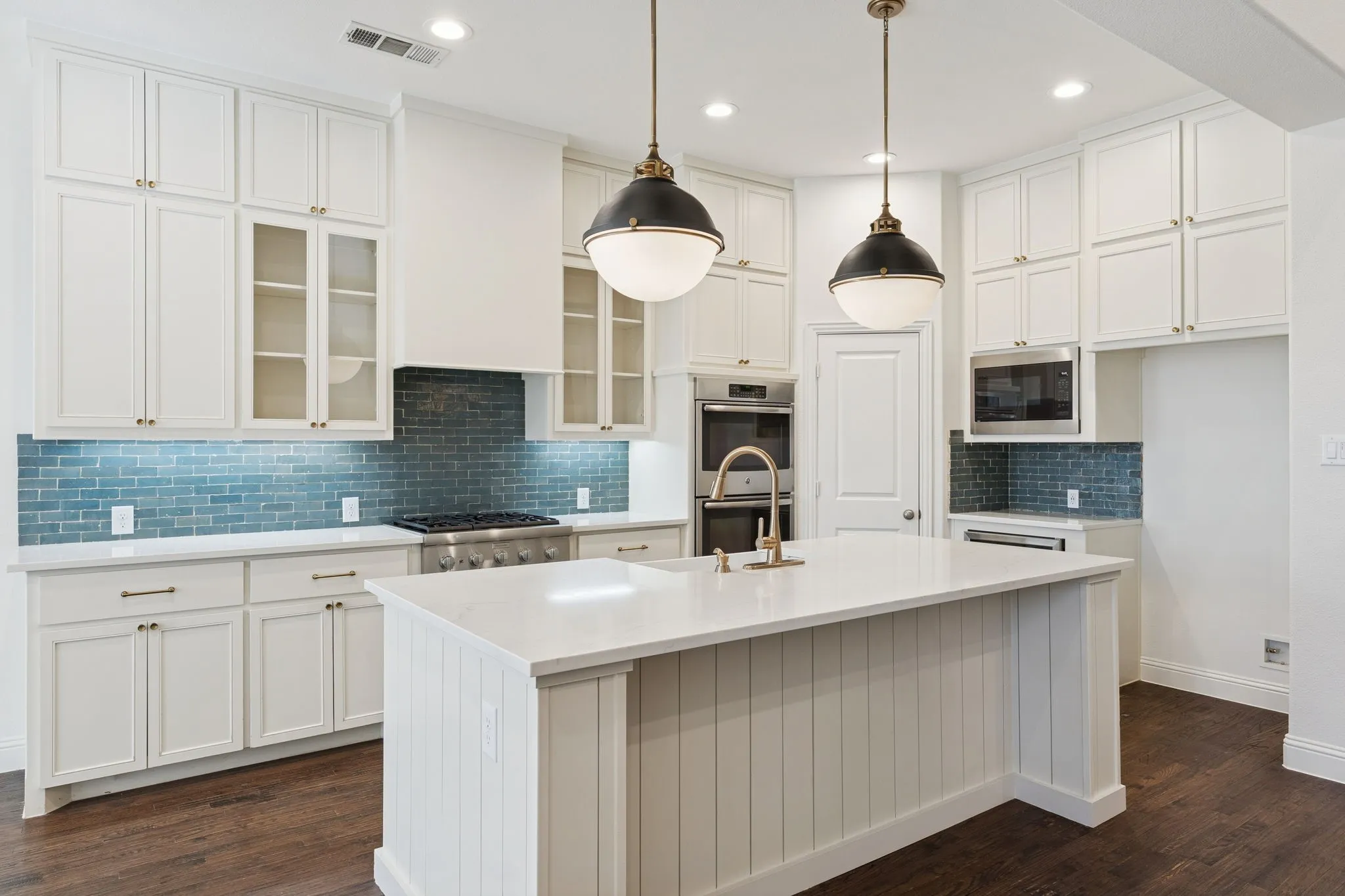 Single Family Residence For Rent in Denton County , 1433 5th Street, Argyle, Texas 76226, 5 Bedroom, 4 Bathroom, 3 Garage spaces, 3,728 Sqft, built in 2015, mls#21368787, Real Estate Agent in Argyle, Homes For Rent in Denton county, Homes For Rent in Argyle, Realtor in Argyle Texas, Real Estate Brokerage Independent Realty Texas, Luminita Cordes Realtor