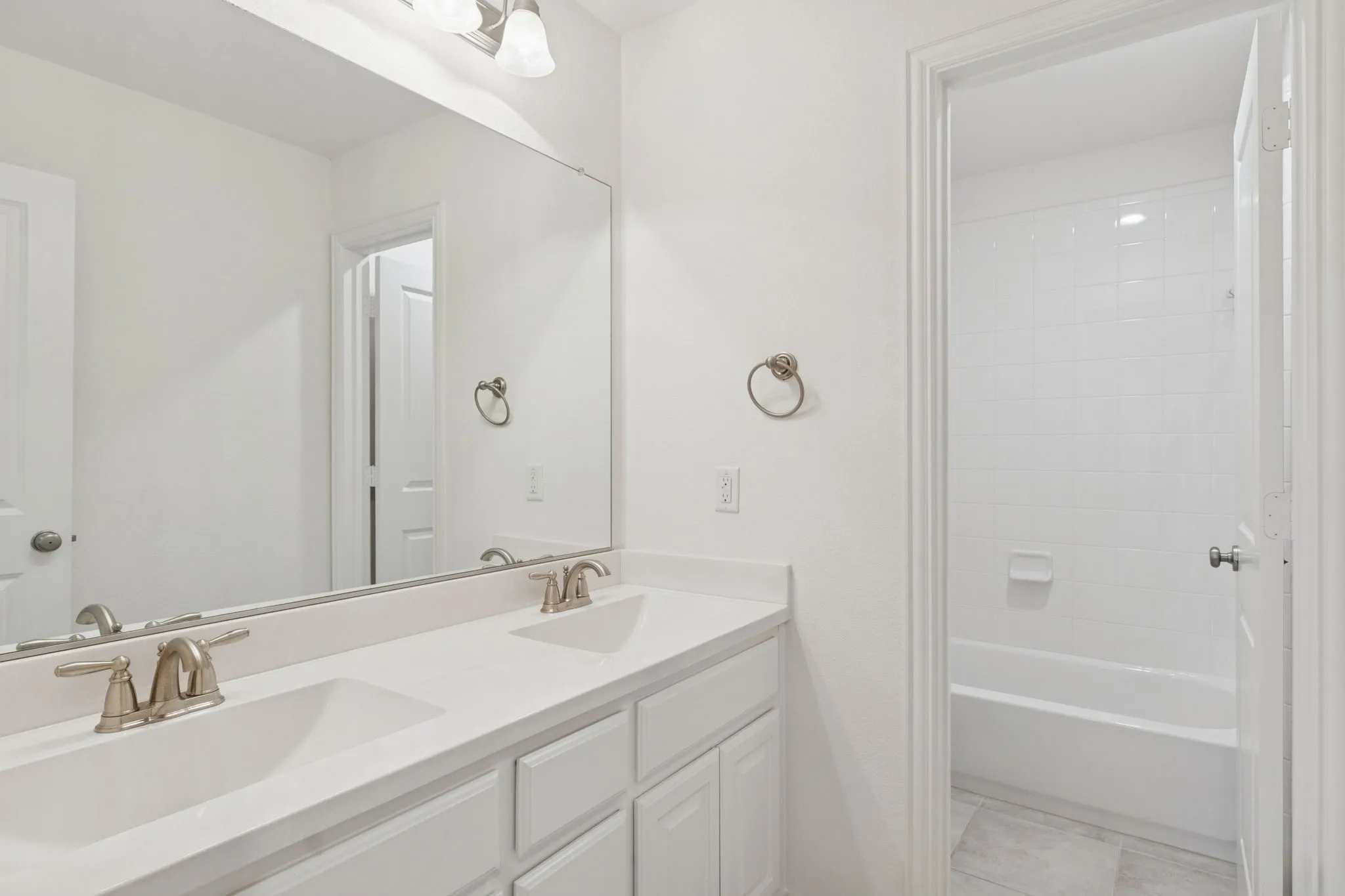 Single Family Residence For Rent in Denton County , 1433 5th Street, Argyle, Texas 76226, 5 Bedroom, 4 Bathroom, 3 Garage spaces, 3,728 Sqft, built in 2015, mls#21368787, Real Estate Agent in Argyle, Homes For Rent in Denton county, Homes For Rent in Argyle, Realtor in Argyle Texas, Real Estate Brokerage Independent Realty Texas, Luminita Cordes Realtor